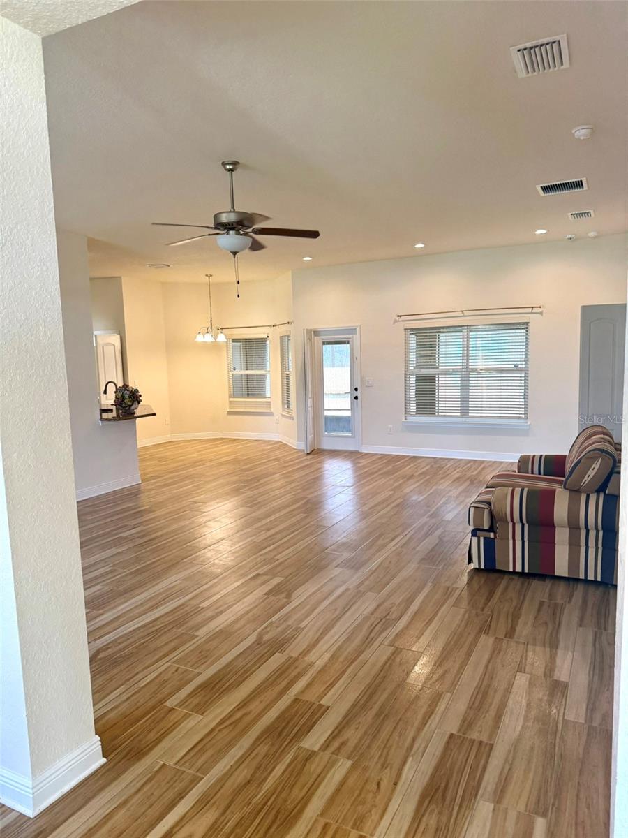 Image 17 of 50 For 10405 Sw 47th Ave