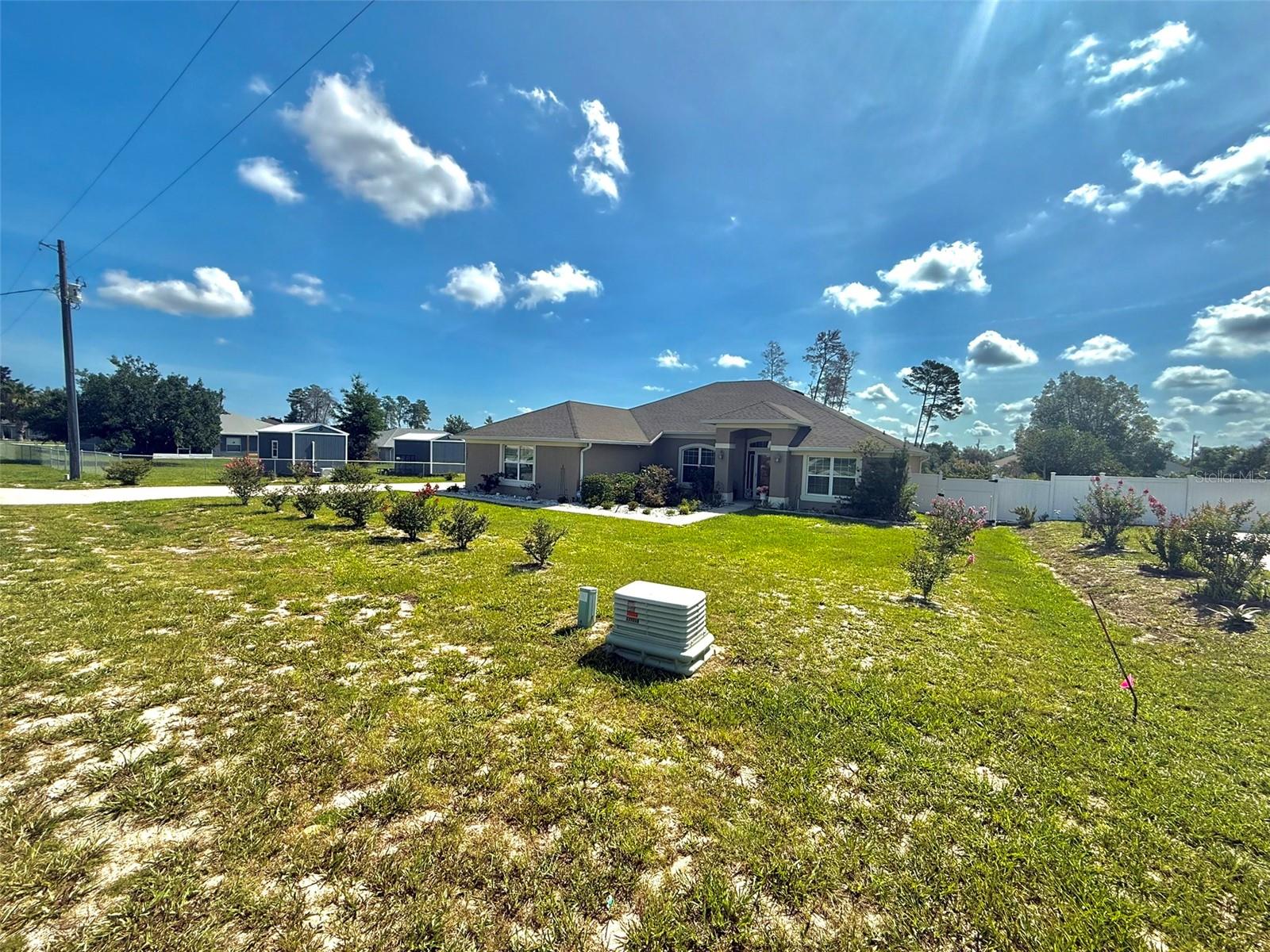 Image 2 of 50 For 10405 Sw 47th Ave