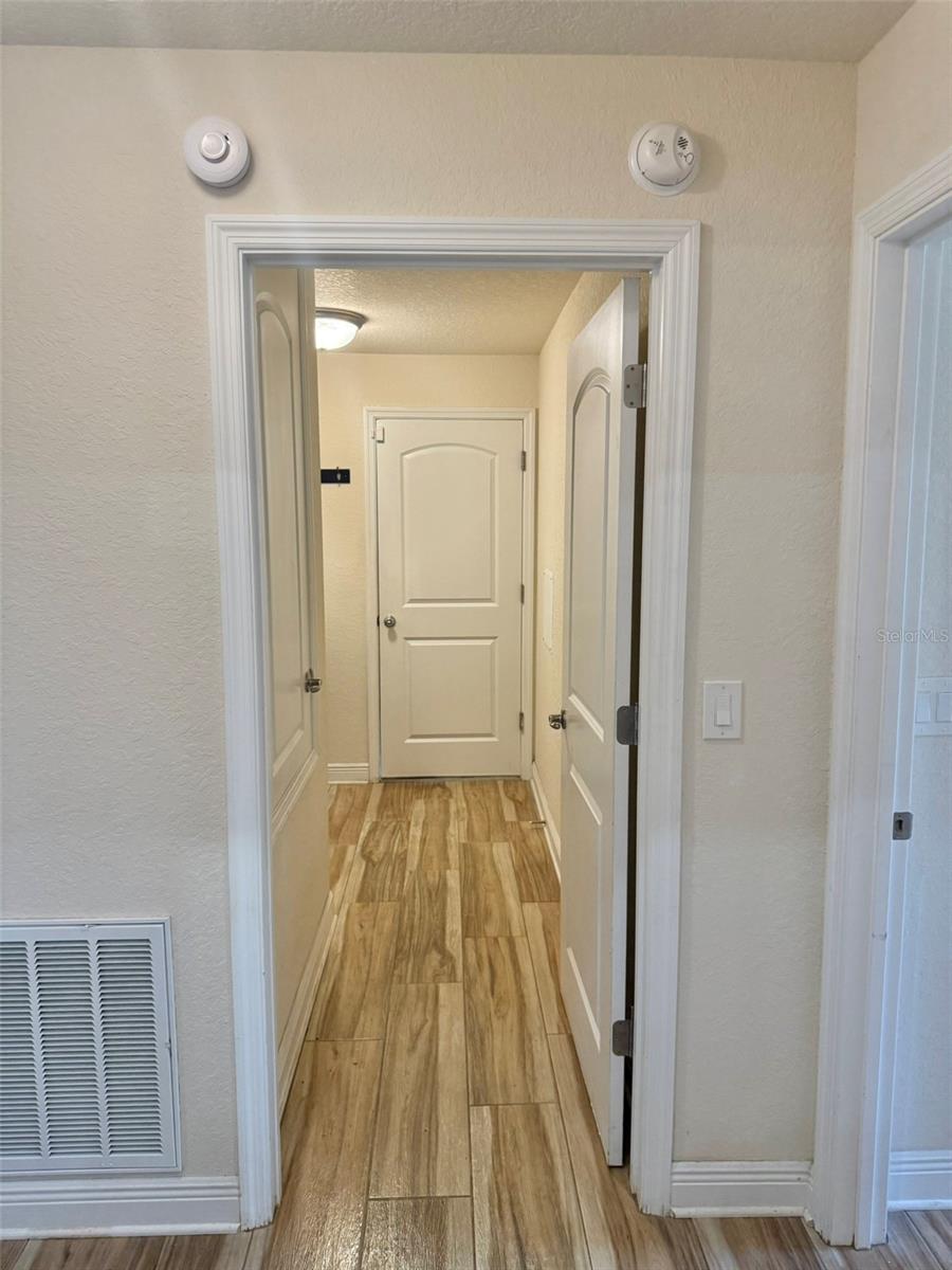 Image 20 of 50 For 10405 Sw 47th Ave