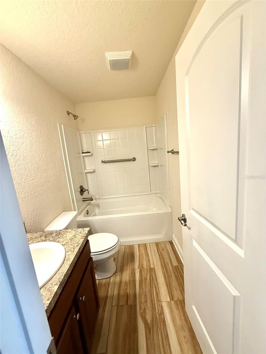 Image 23 of 50 For 10405 Sw 47th Ave