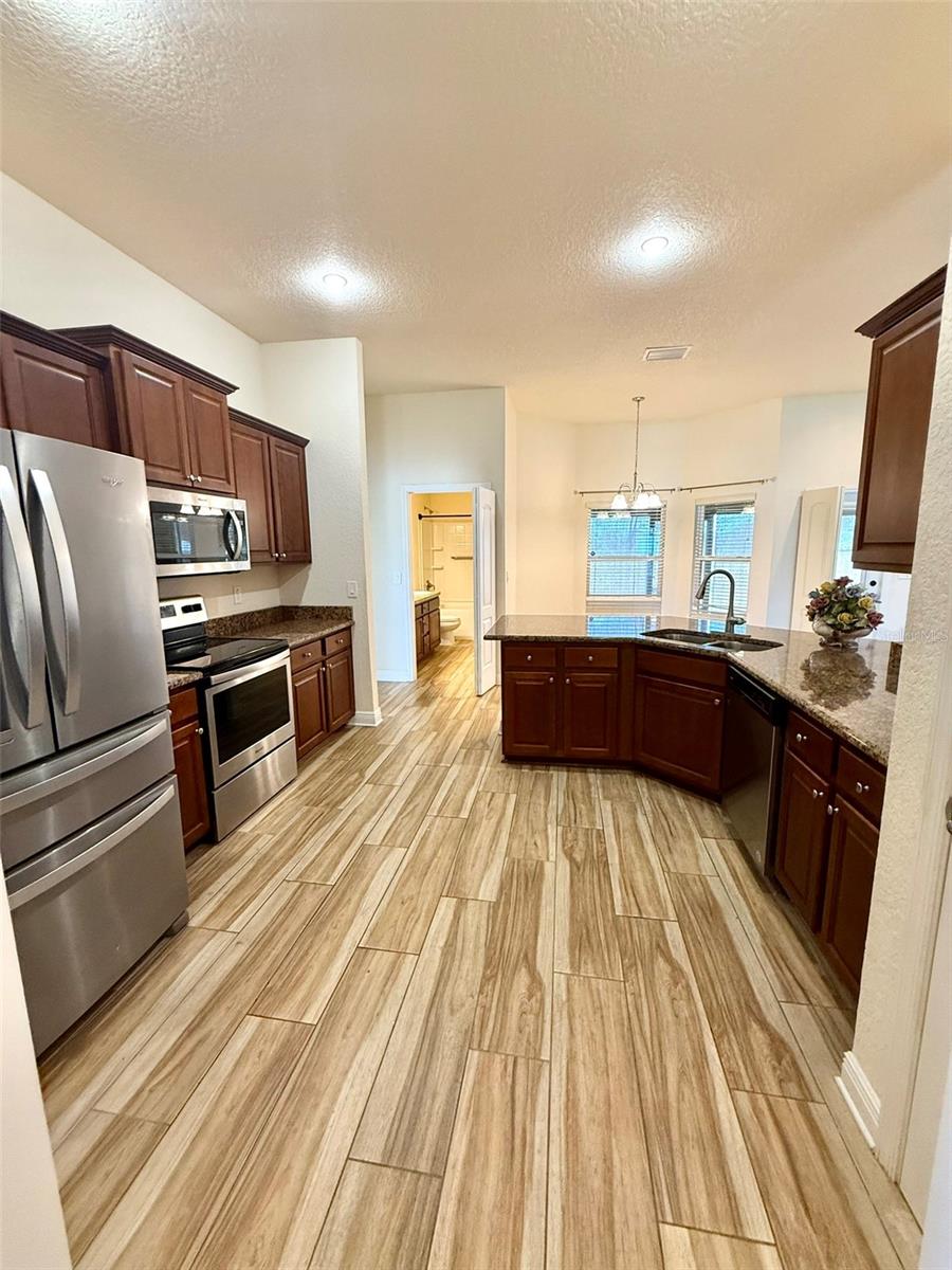 Image 27 of 50 For 10405 Sw 47th Ave