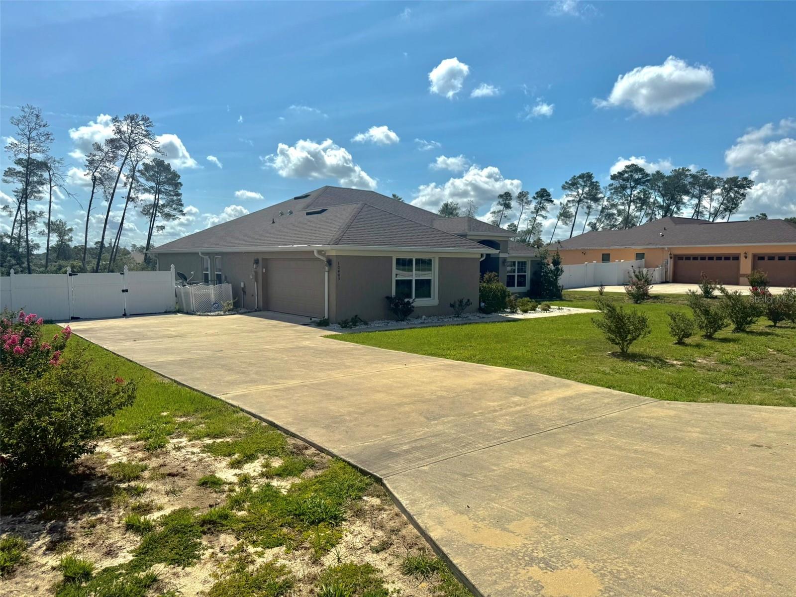 Image 3 of 50 For 10405 Sw 47th Ave