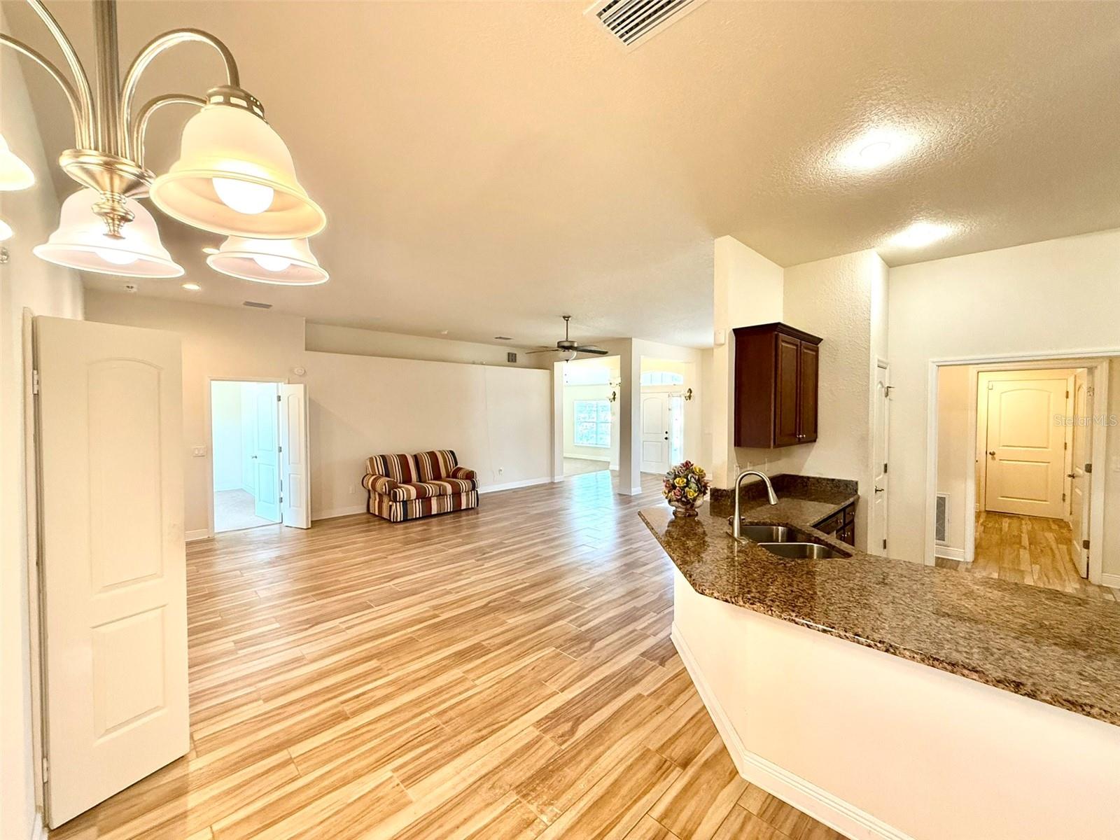 Image 31 of 50 For 10405 Sw 47th Ave