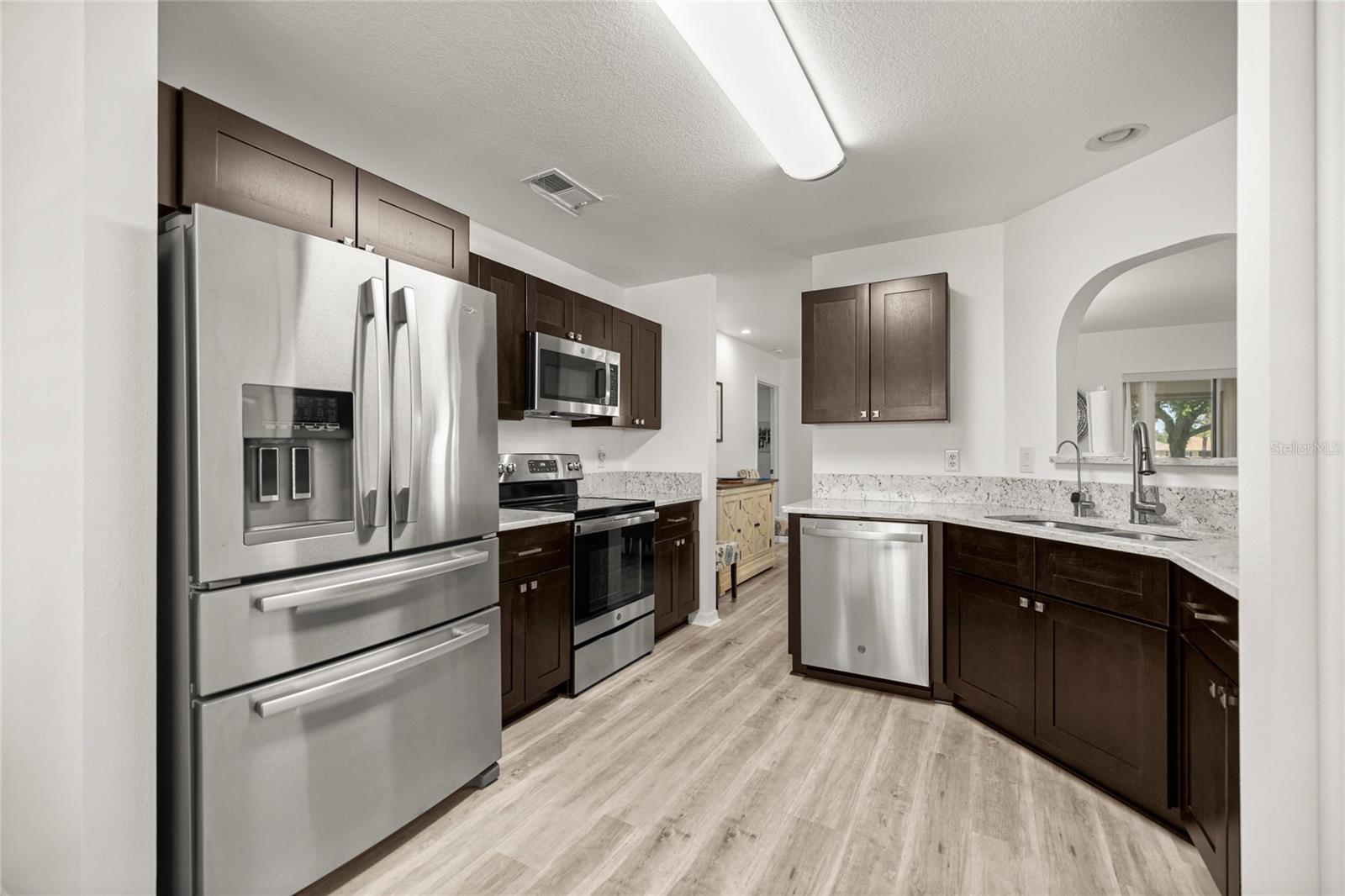 Image 11 of 37 For 9735 96th Street