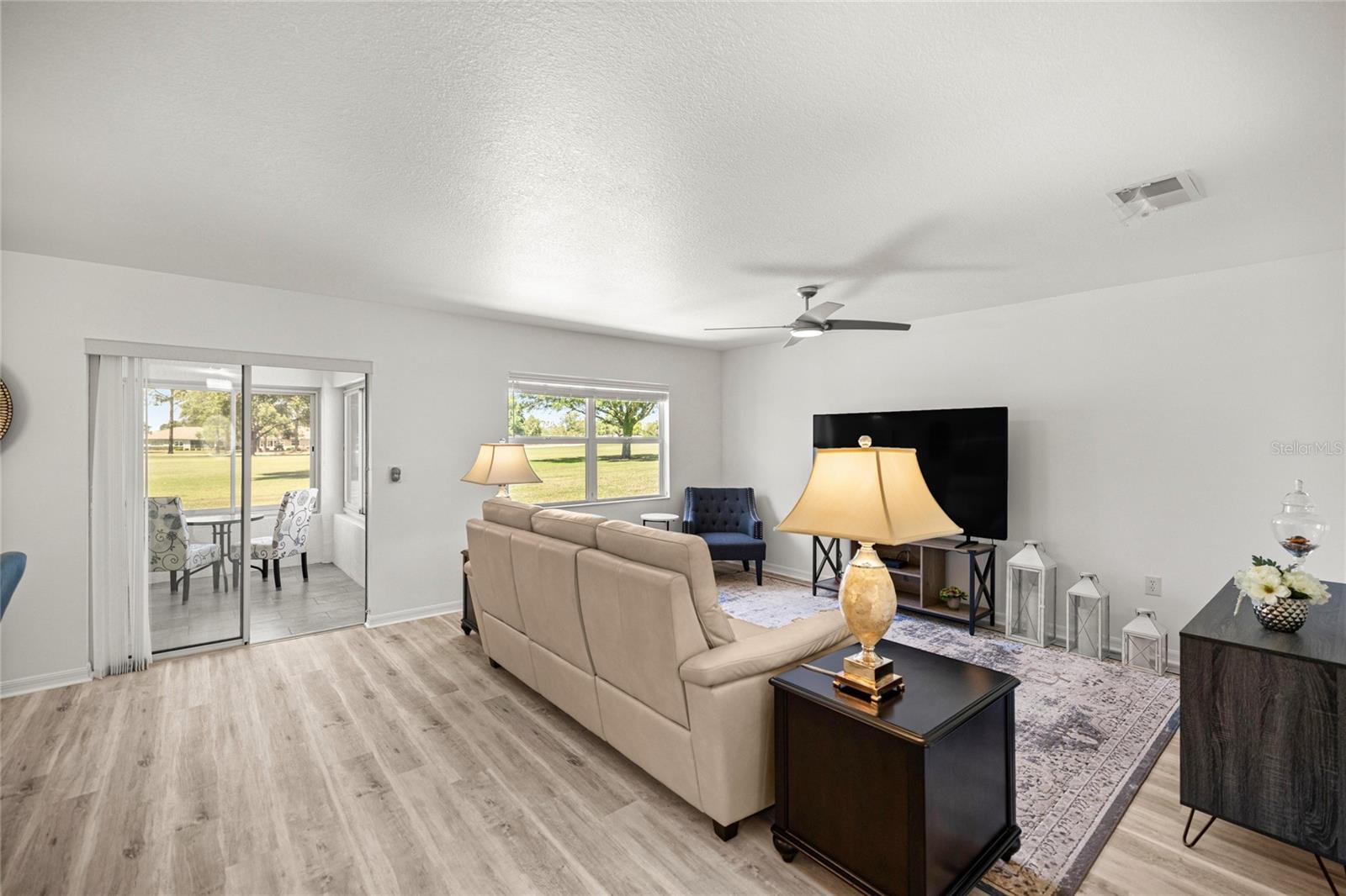 Image 9 of 37 For 9735 96th Street