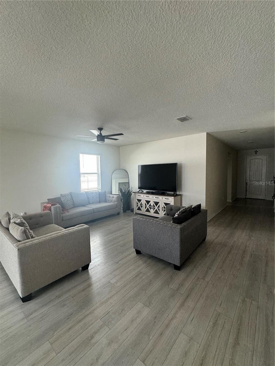 Image 4 of 23 For 9151 Elsa Ct