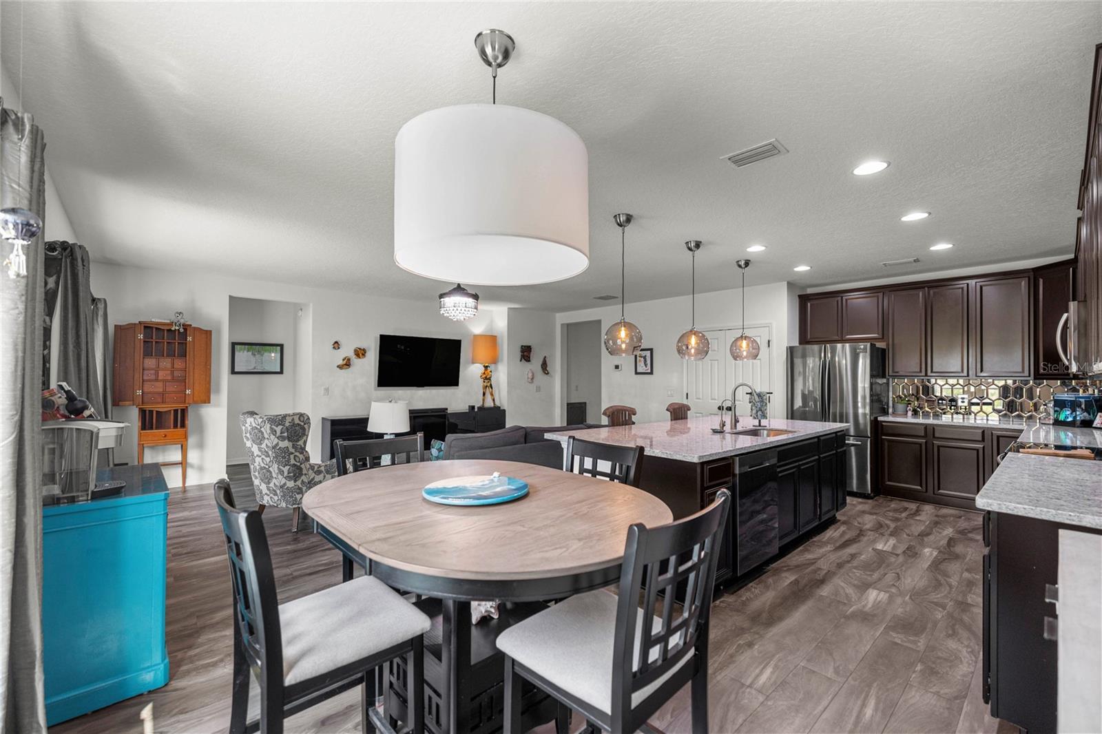 Image 30 of 72 For 358 Irving Bend Drive