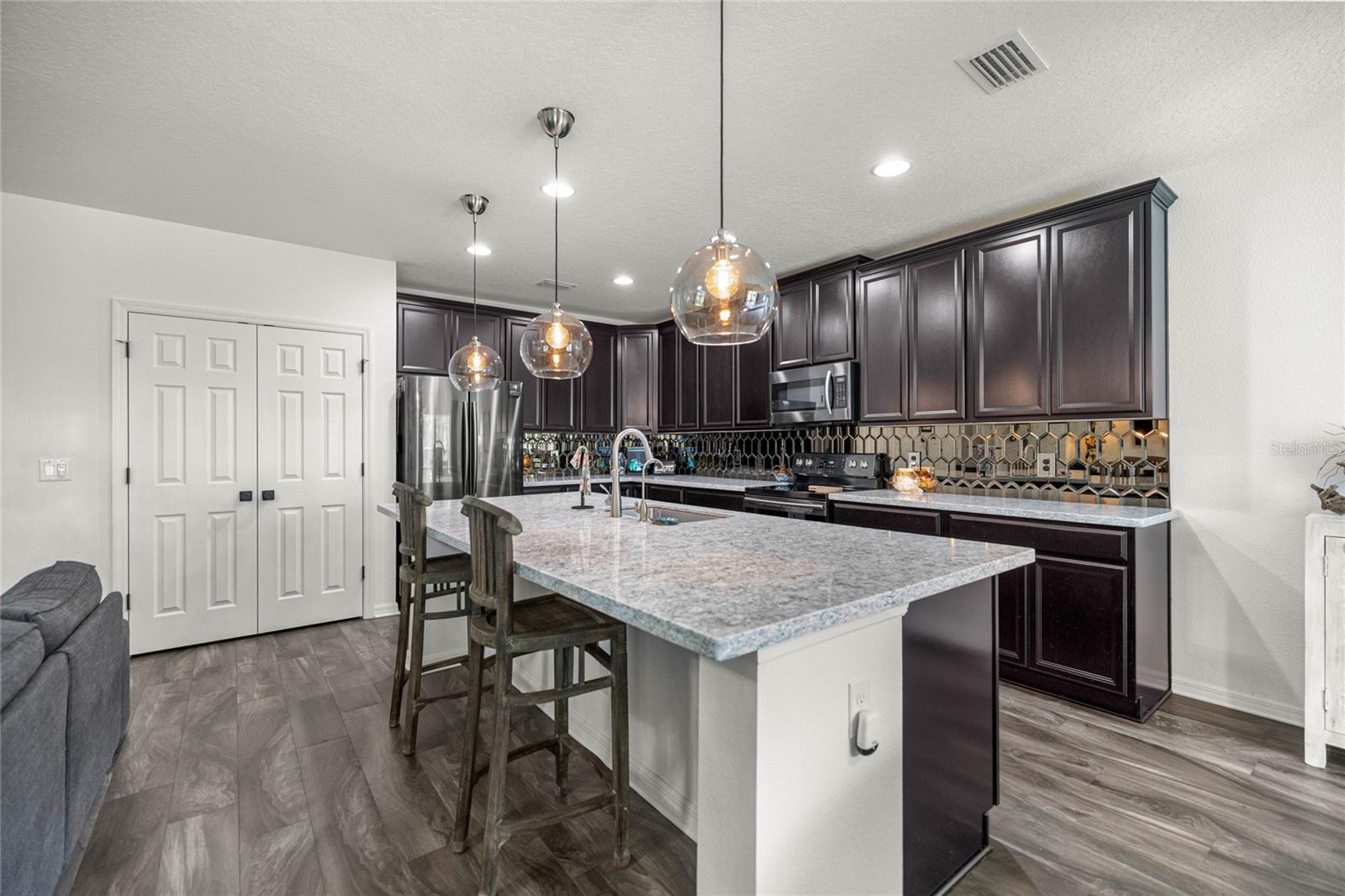 Image 32 of 72 For 358 Irving Bend Drive