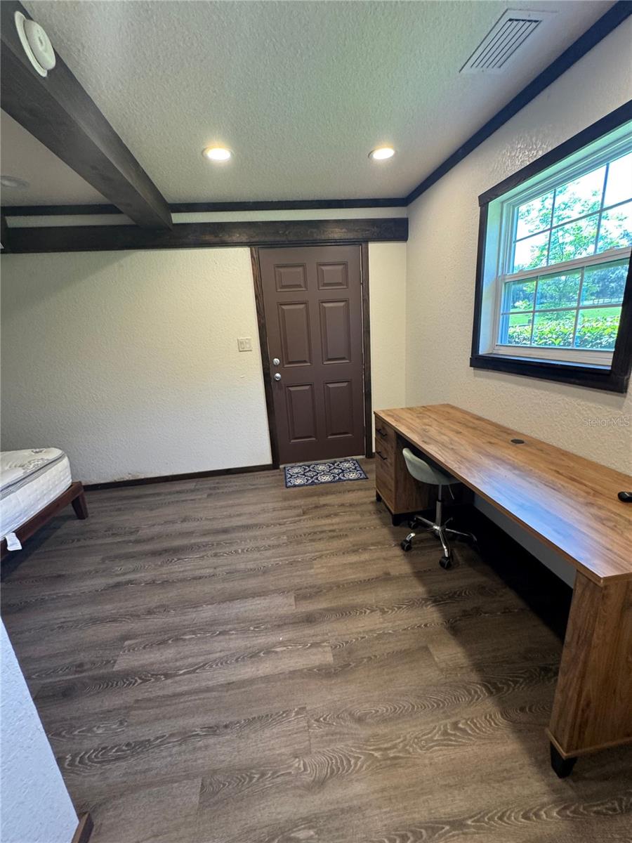 Image 14 of 16 For 15455 100th Avenue Road