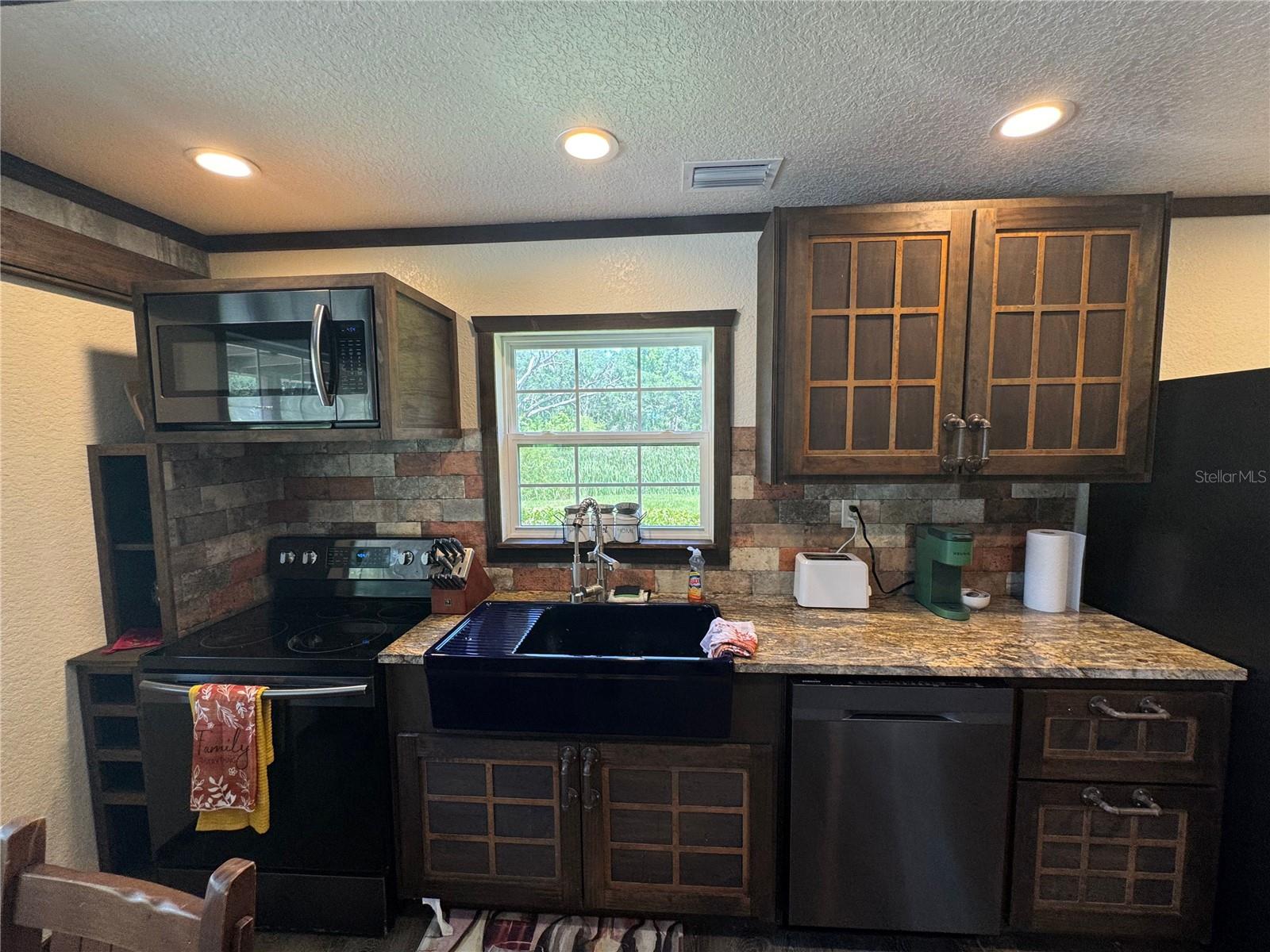 Image 4 of 16 For 15455 100th Avenue Road