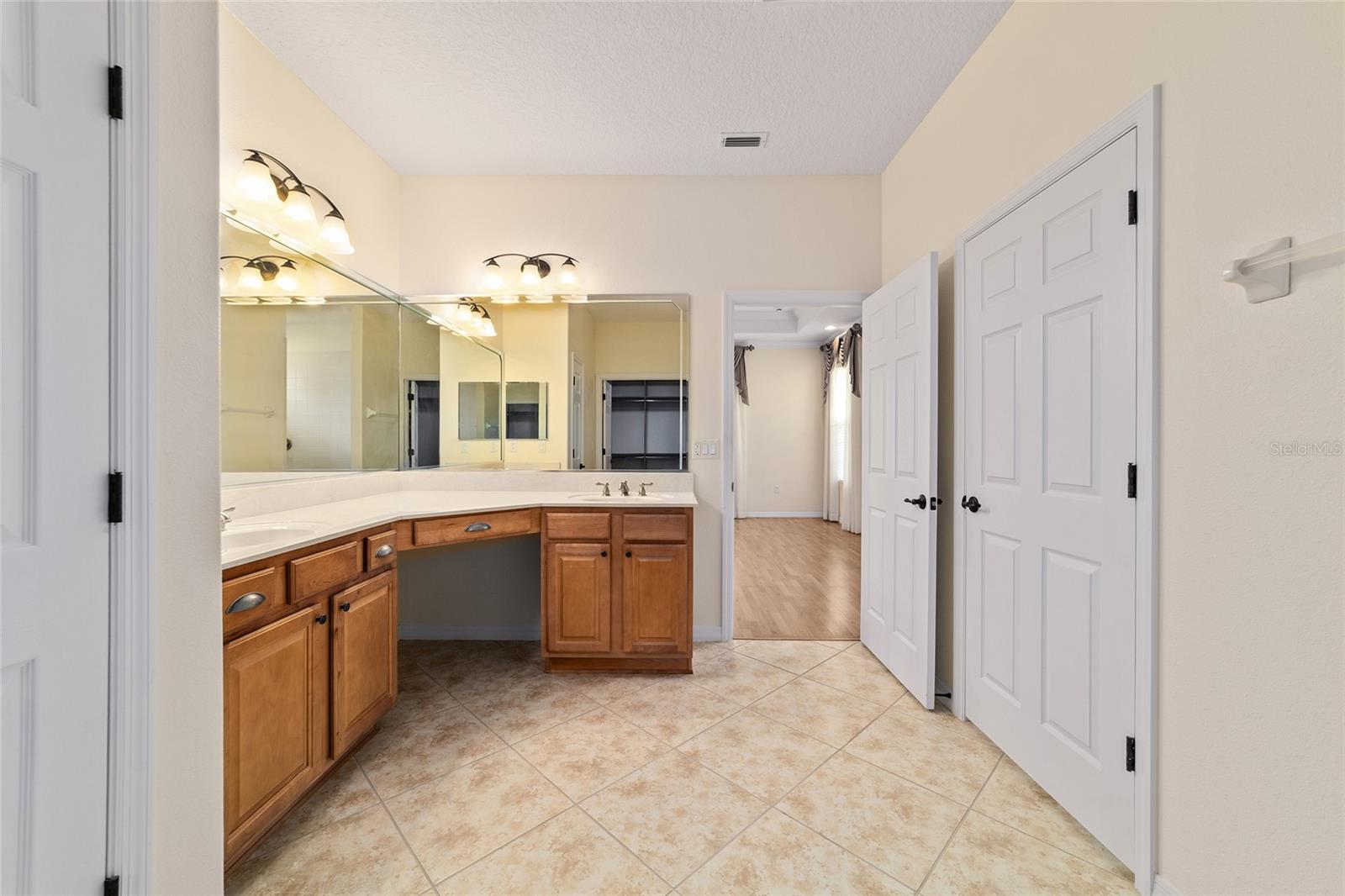 Image 40 of 64 For 8611 83rd Loop