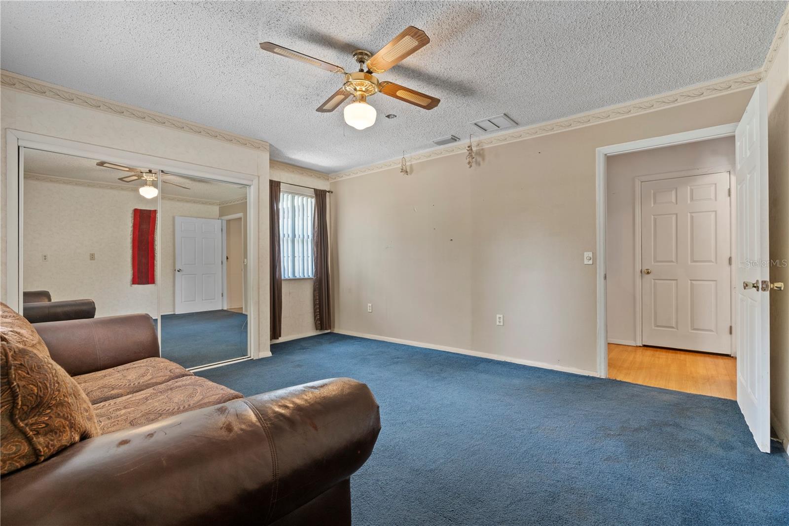 Image 11 of 41 For 206 Dundee Way