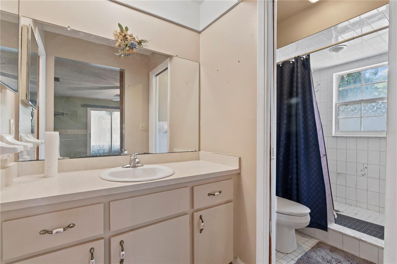 Image 18 of 41 For 206 Dundee Way