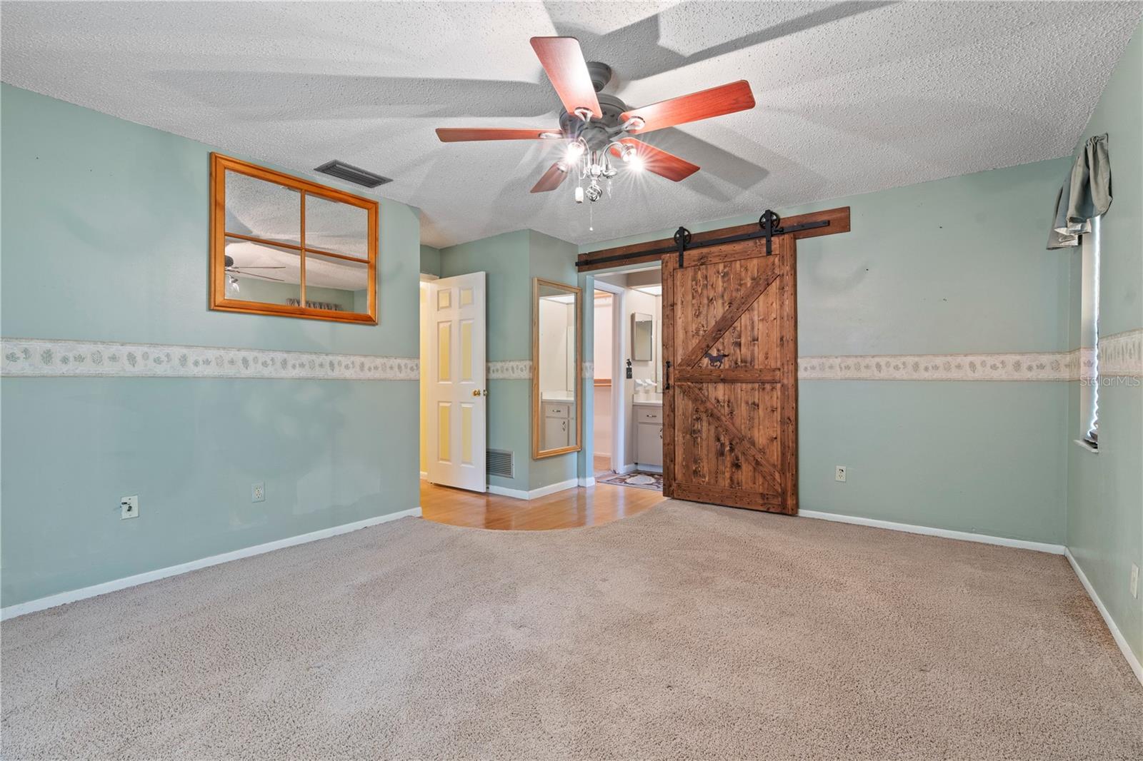 Image 19 of 41 For 206 Dundee Way