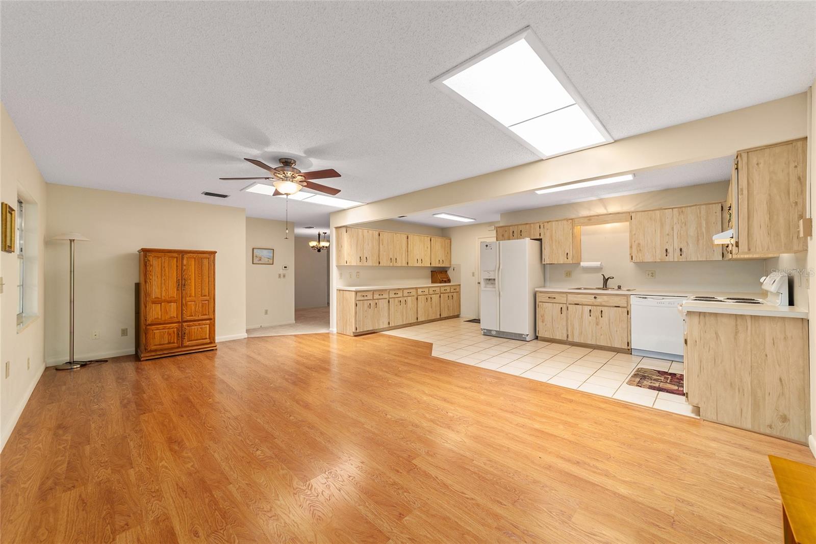 Image 19 of 48 For 8704 94th Lane G