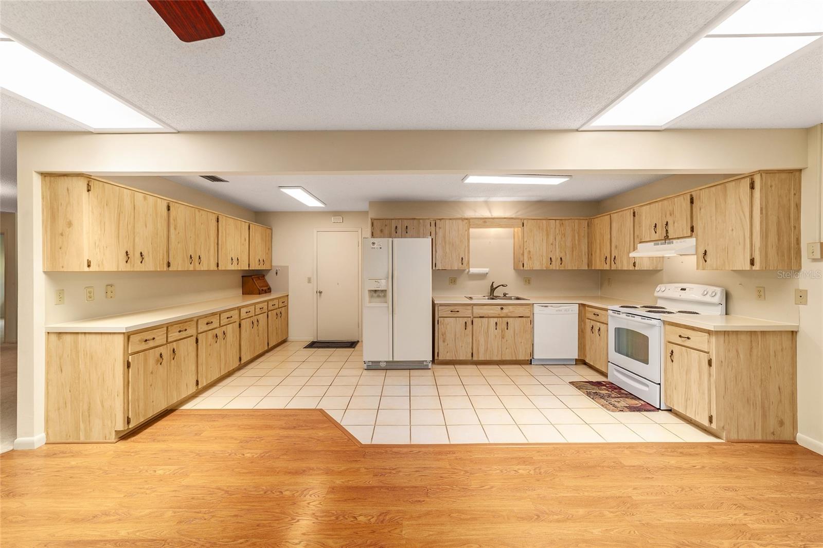 Image 24 of 48 For 8704 94th Lane G