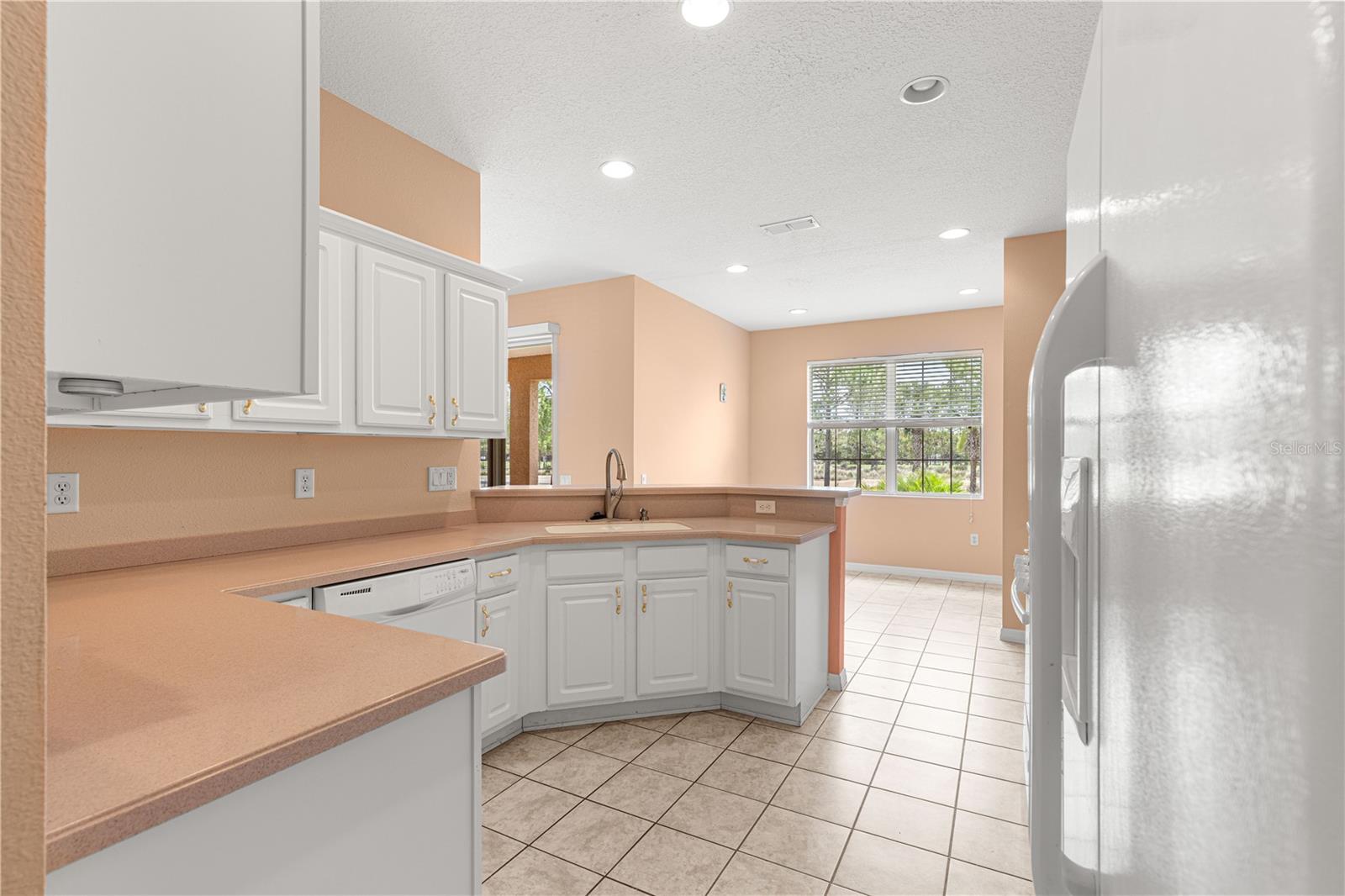 Image 14 of 46 For 8380 82nd Circle