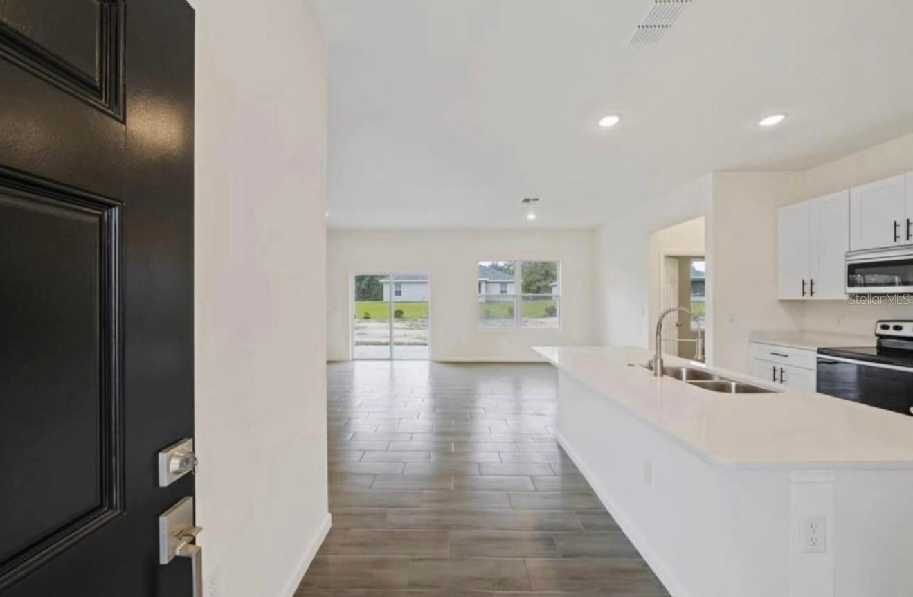 Image 5 of 16 For 1686 168th Loop