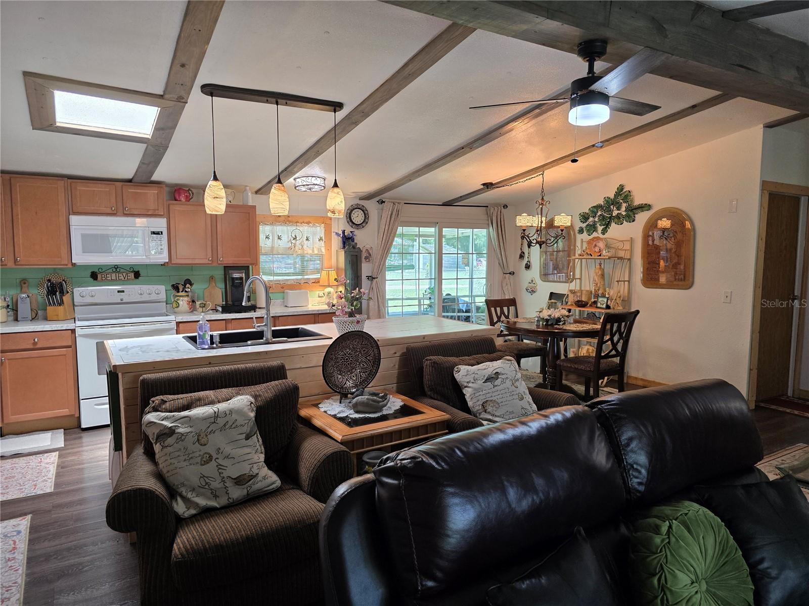Image 11 of 100 For 17172 37th Avenue