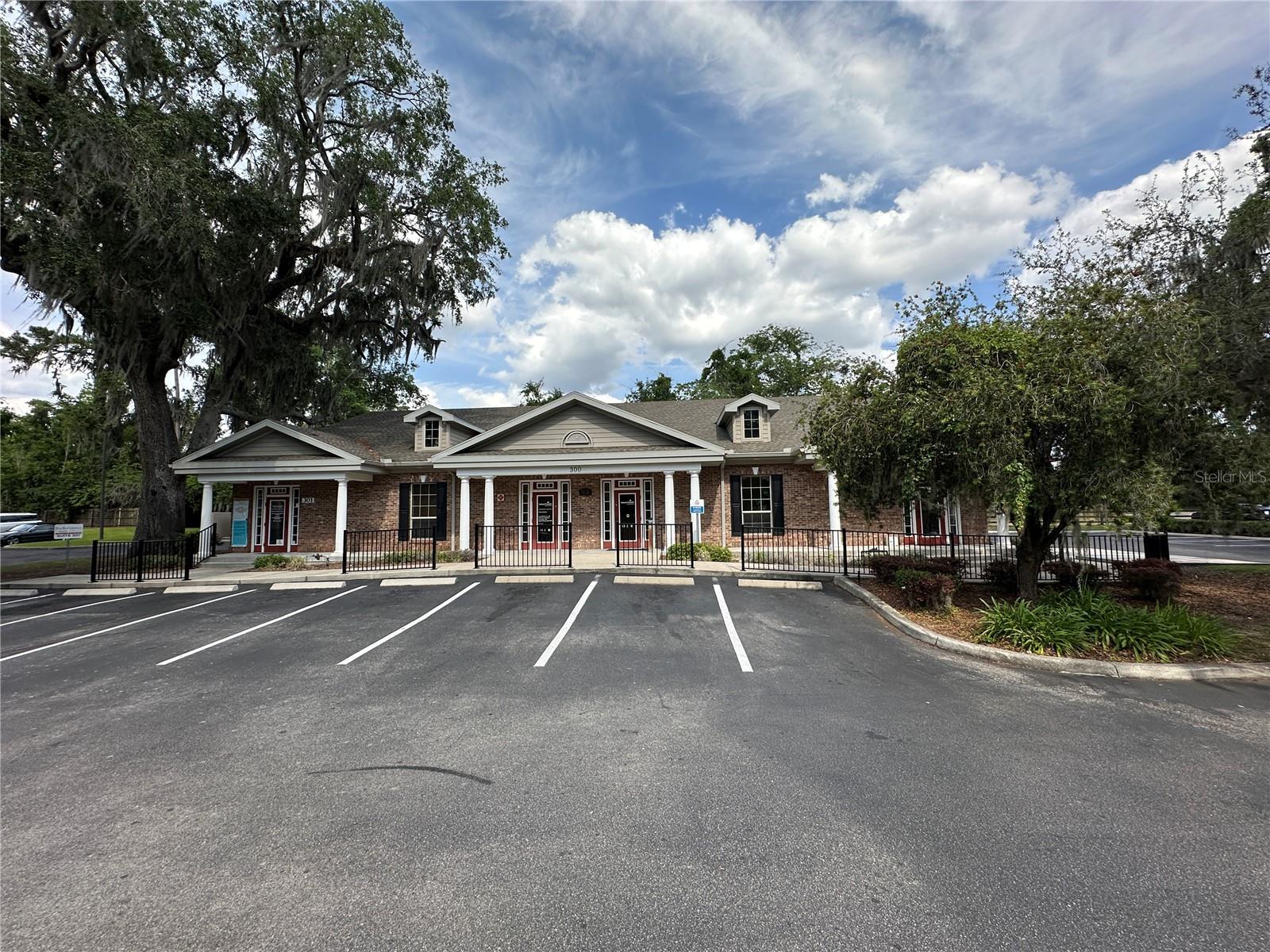 Image 3 of 19 For 2801 1st Avenue 302