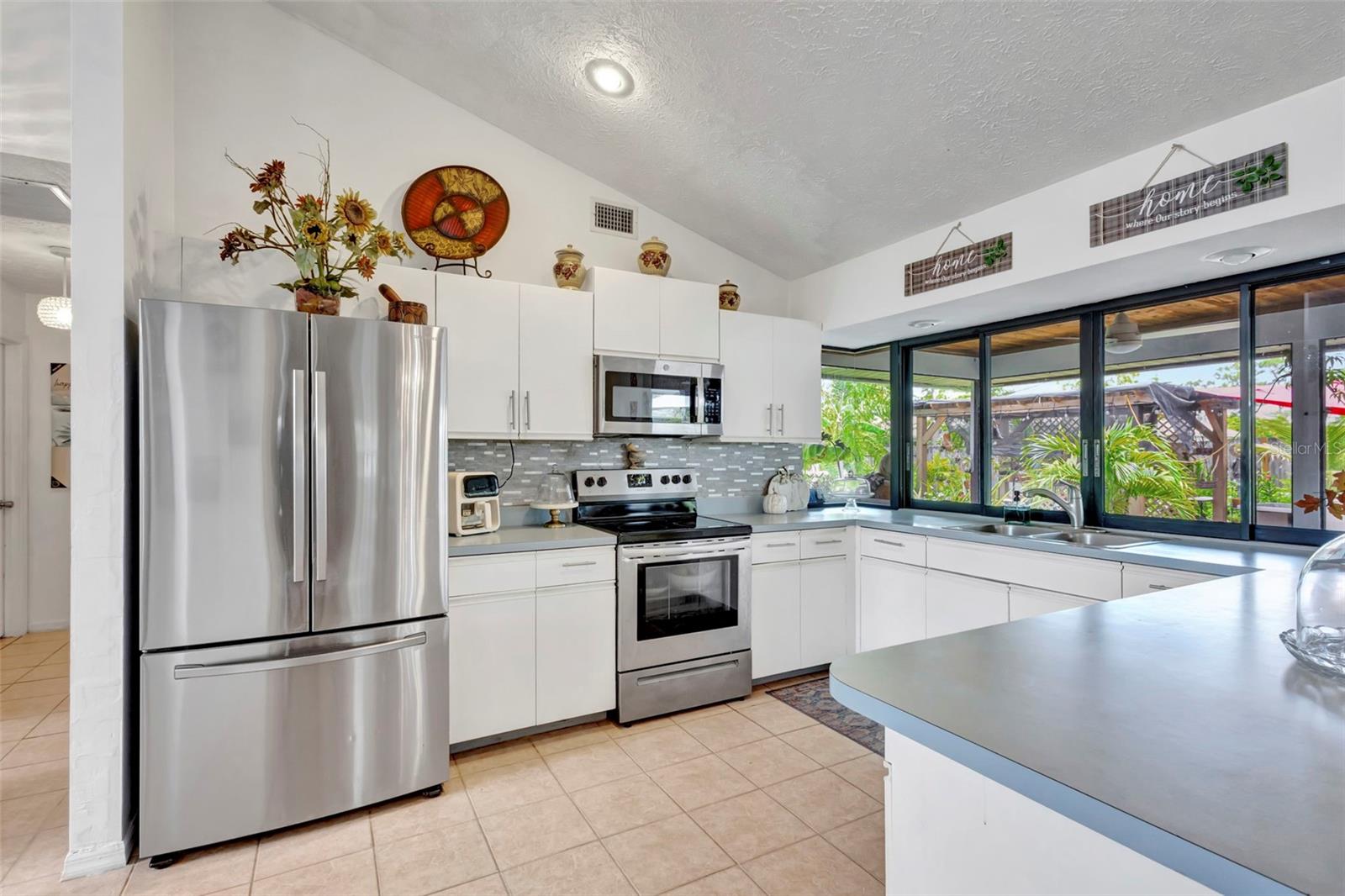 Image 3 of 57 For 502 Guava Terrace
