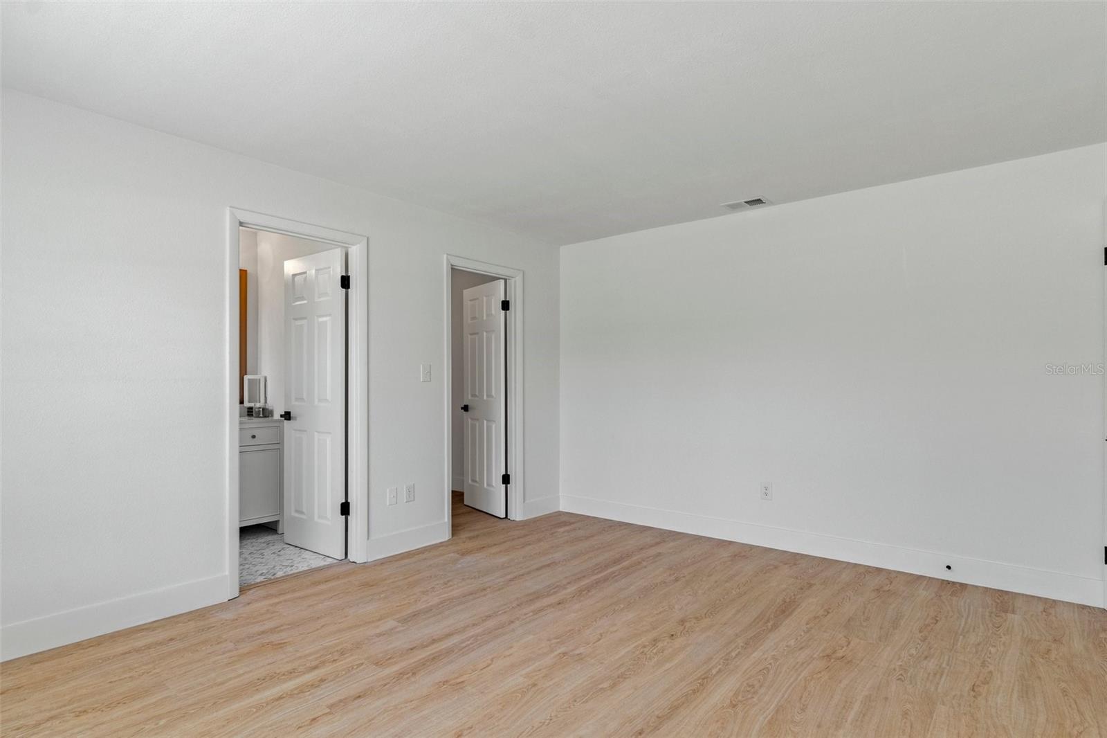 Image 20 of 47 For 21191 Plantation Street