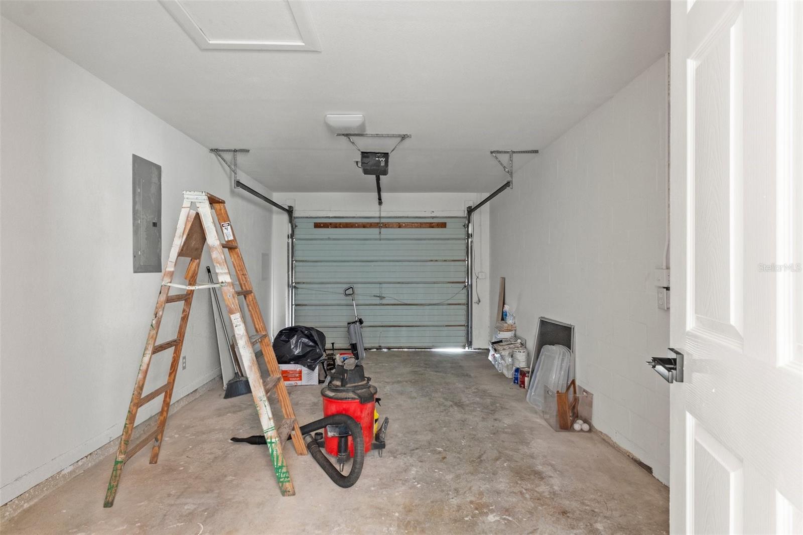 Image 36 of 47 For 21191 Plantation Street