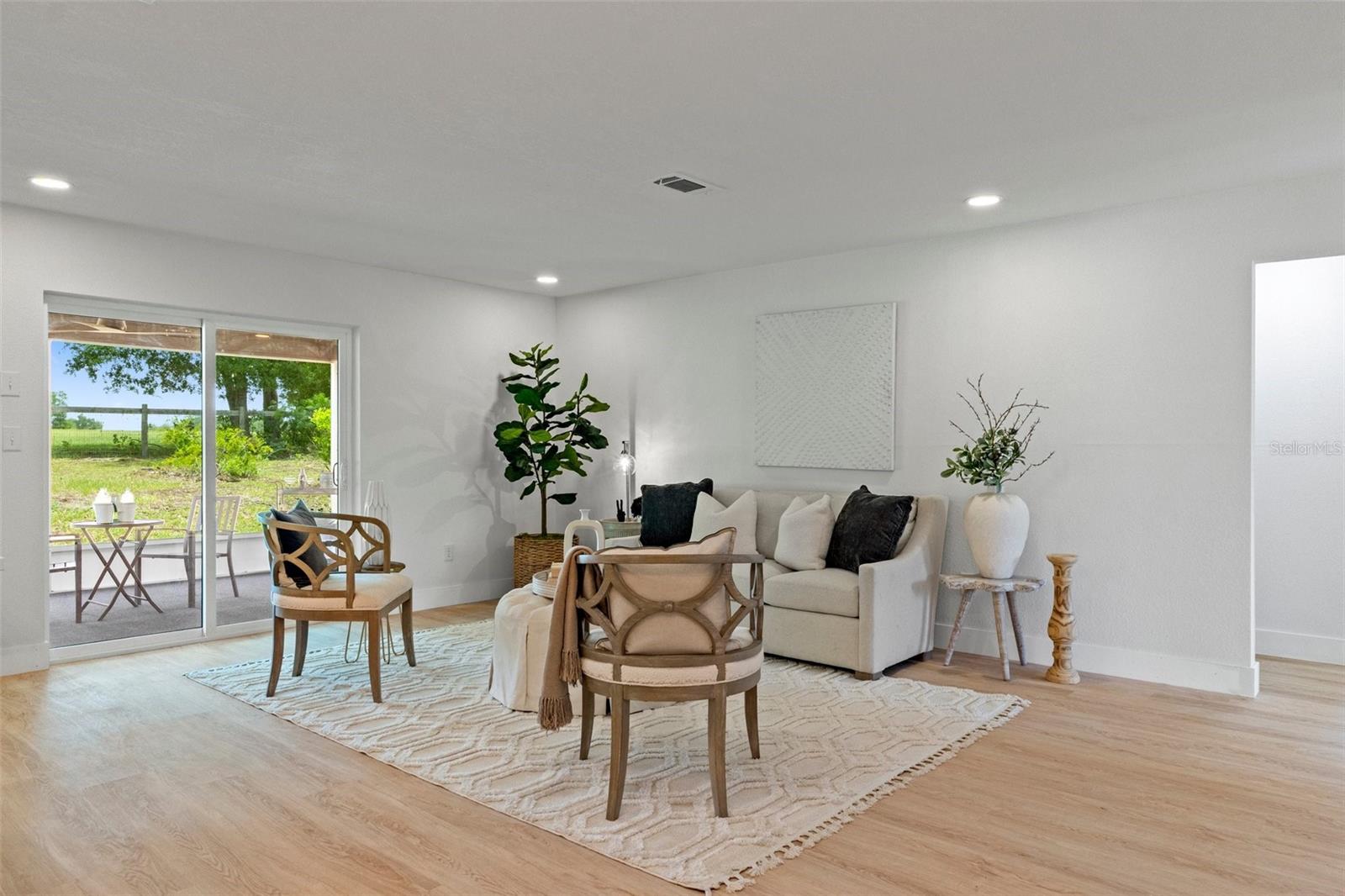 Image 8 of 47 For 21191 Plantation Street