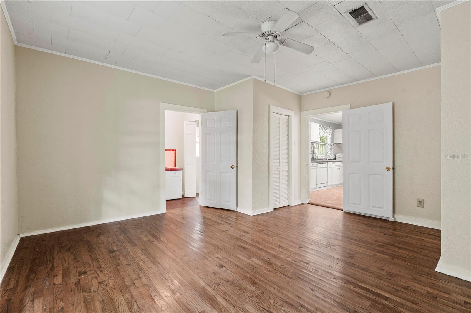 Image 13 of 42 For 304 Highland Street