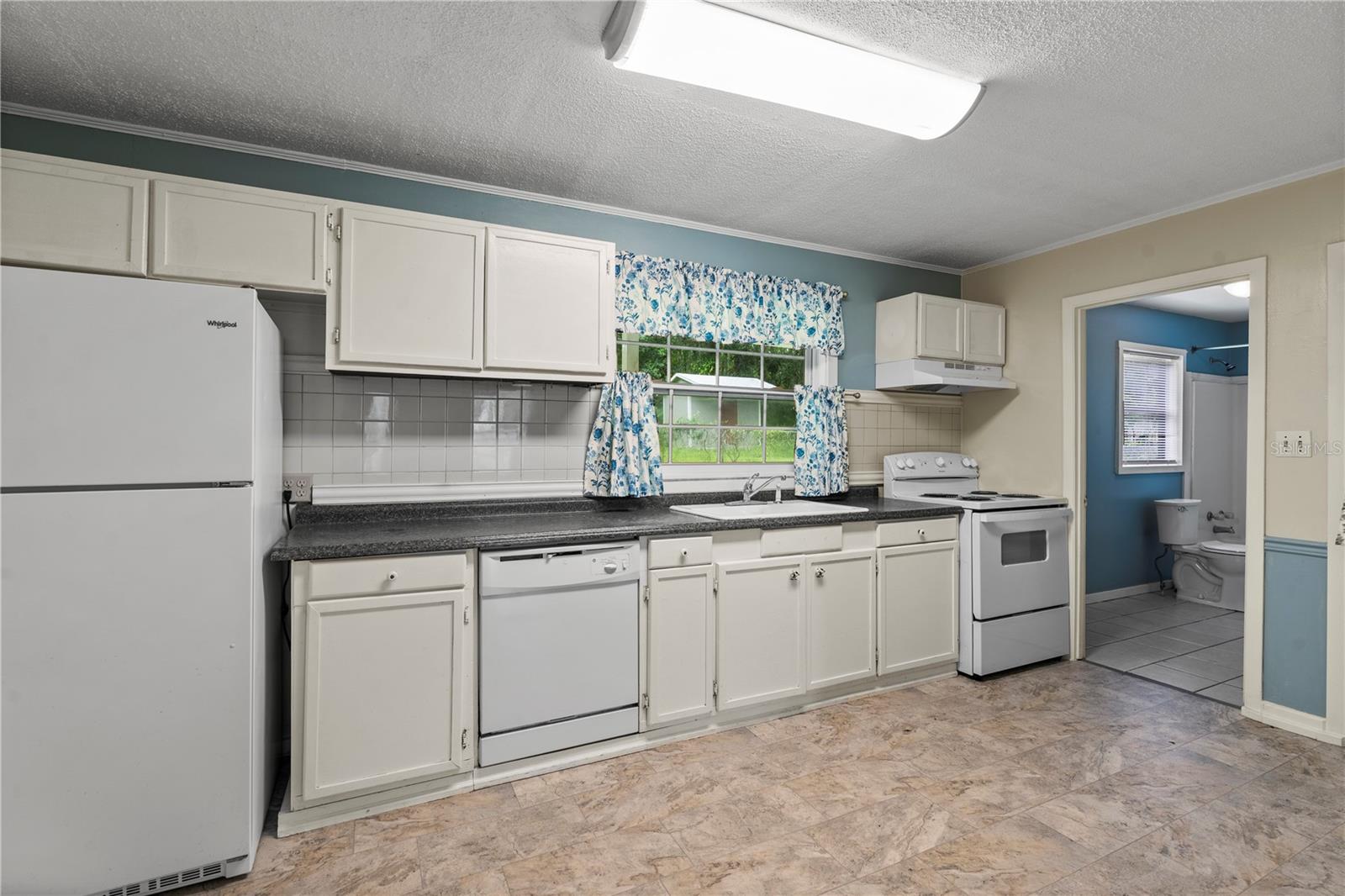 Image 9 of 42 For 304 Highland Street
