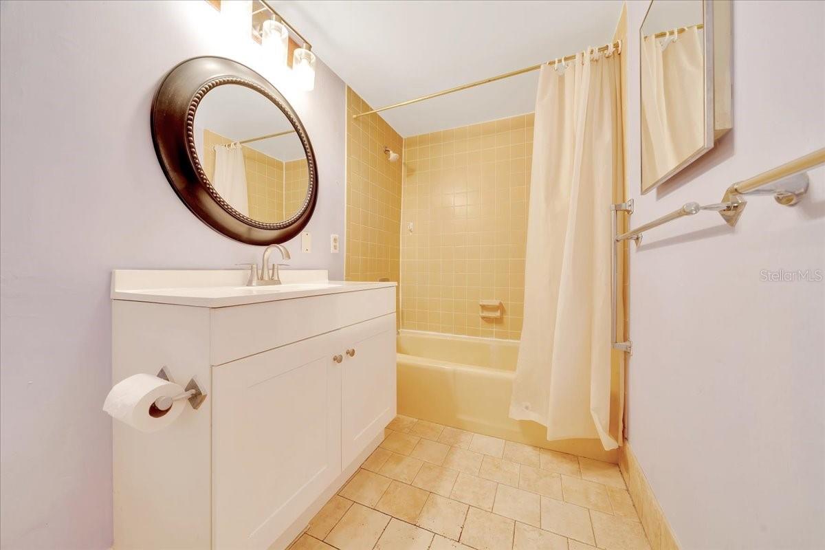 Image 14 of 24 For 683 Midway Drive B