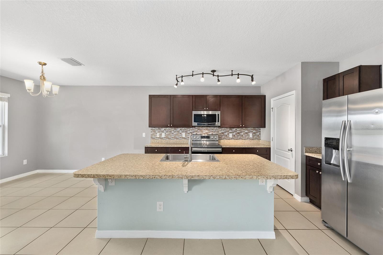 Image 11 of 47 For 7054 64th Terrace