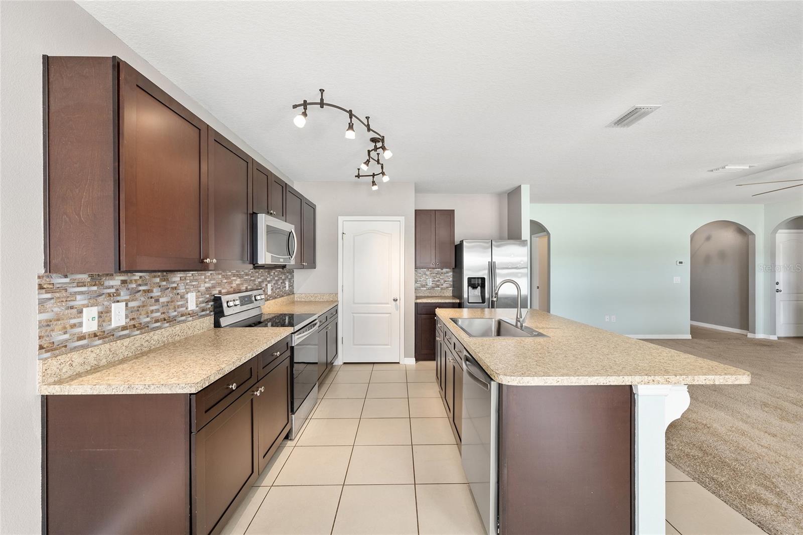 Image 13 of 47 For 7054 64th Terrace