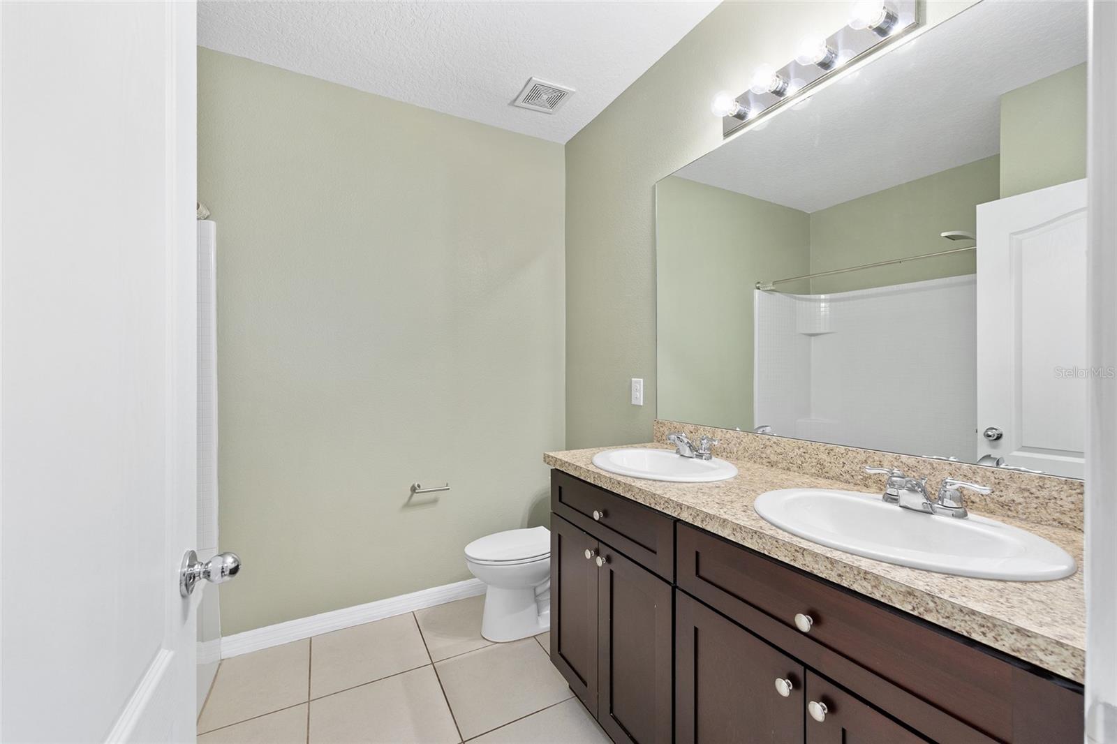 Image 26 of 47 For 7054 64th Terrace