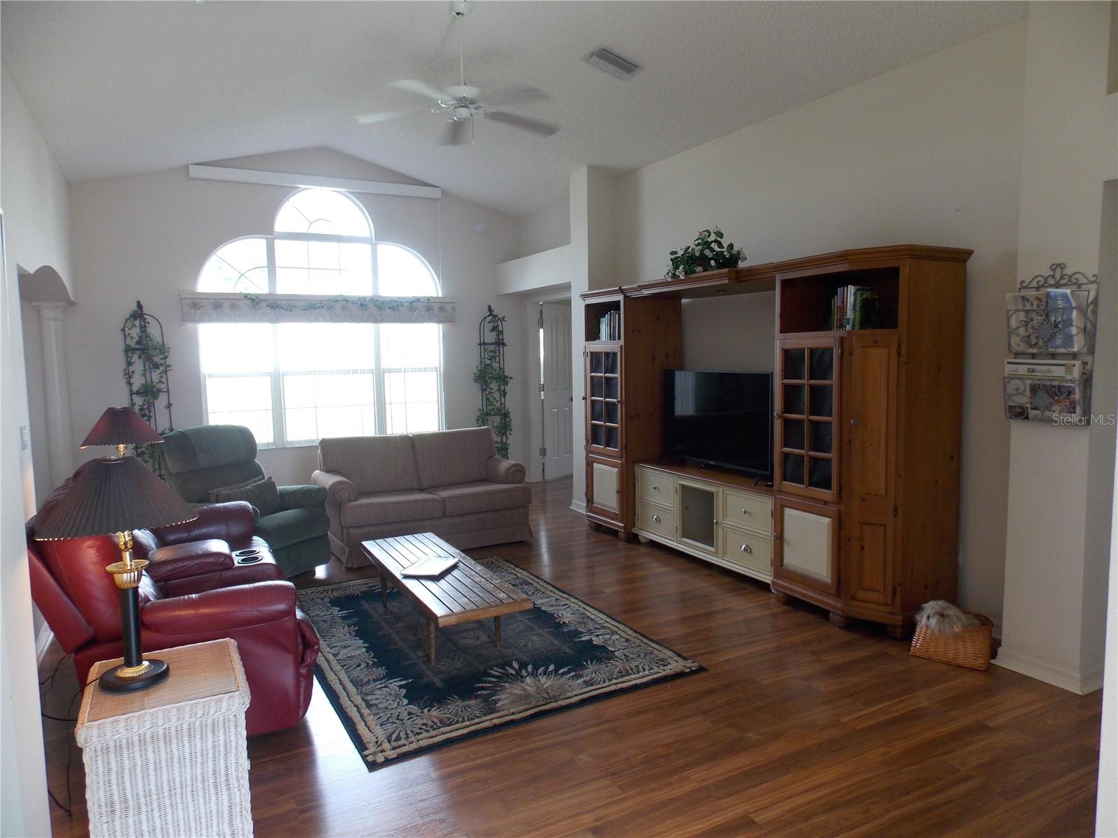 Image 14 of 35 For 1256 Camero Drive