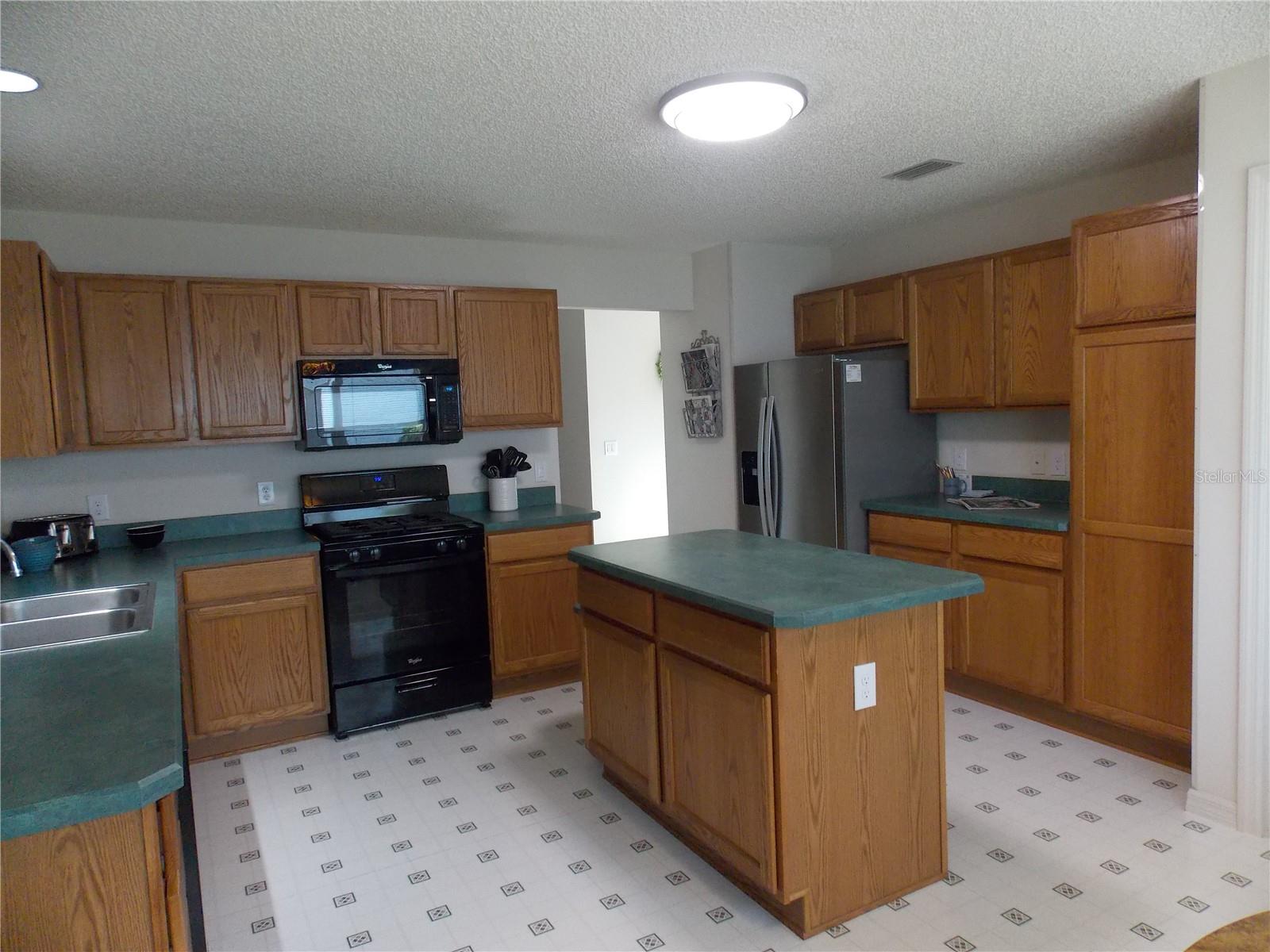 Image 8 of 35 For 1256 Camero Drive