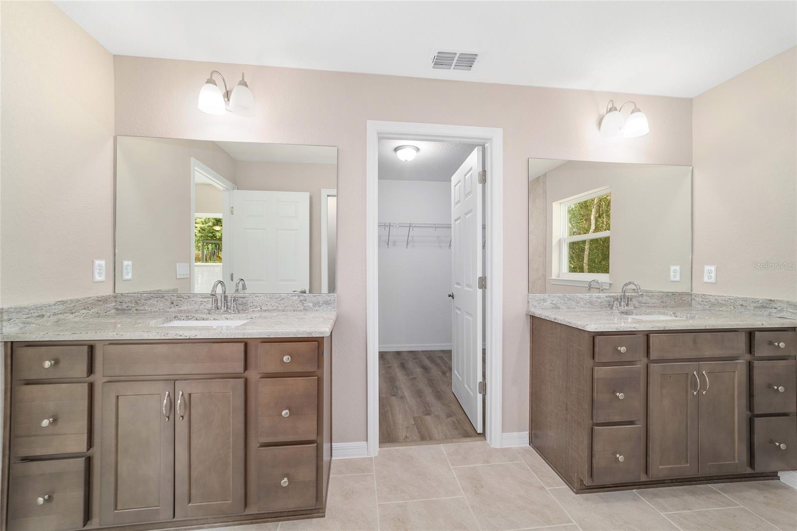 Image 10 of 37 For 19941 96th Lane