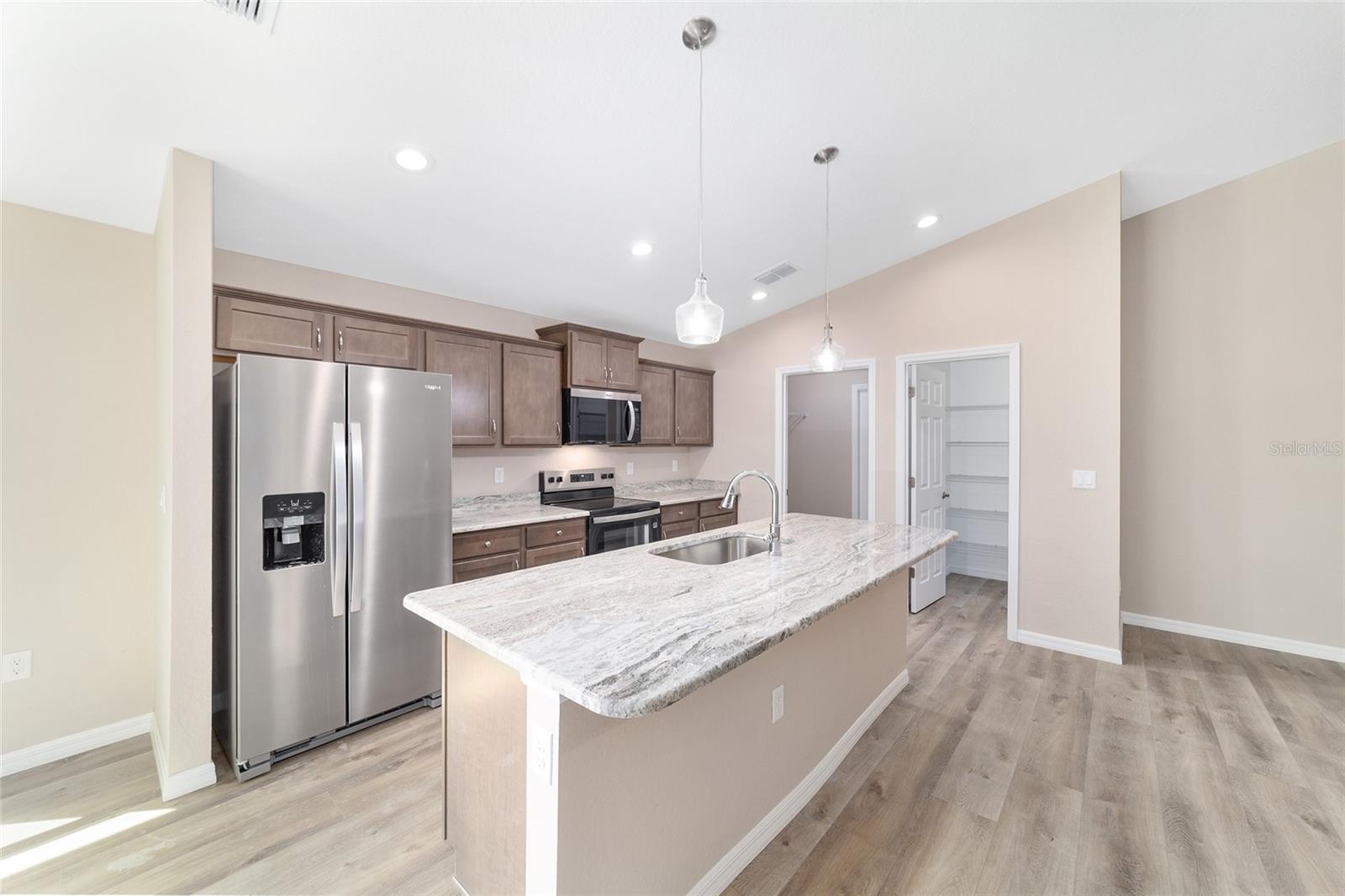 Image 6 of 37 For 19941 96th Lane