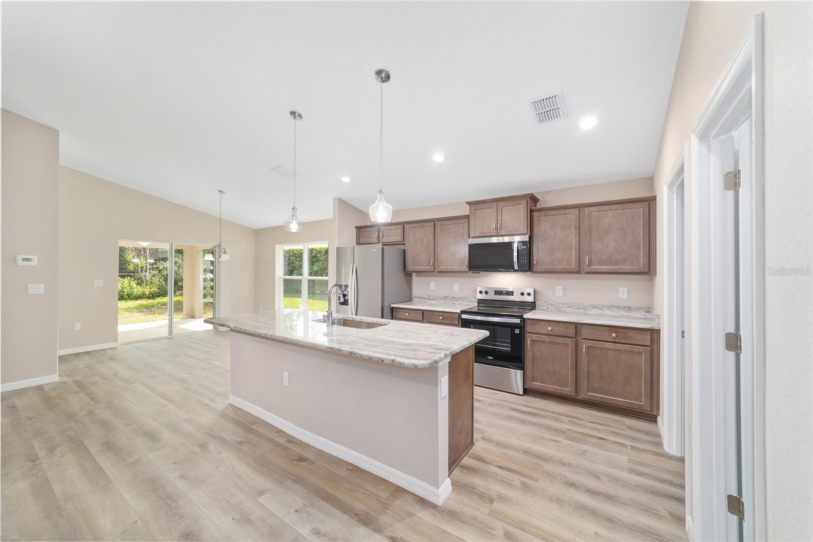 Image 7 of 37 For 19941 96th Lane