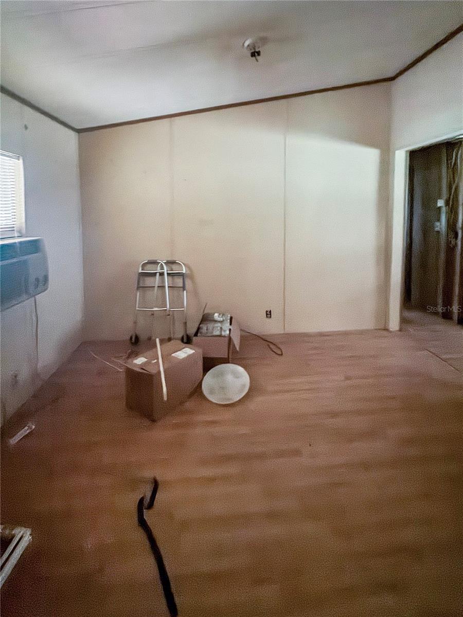 Image 6 of 14 For 17140 38th Court