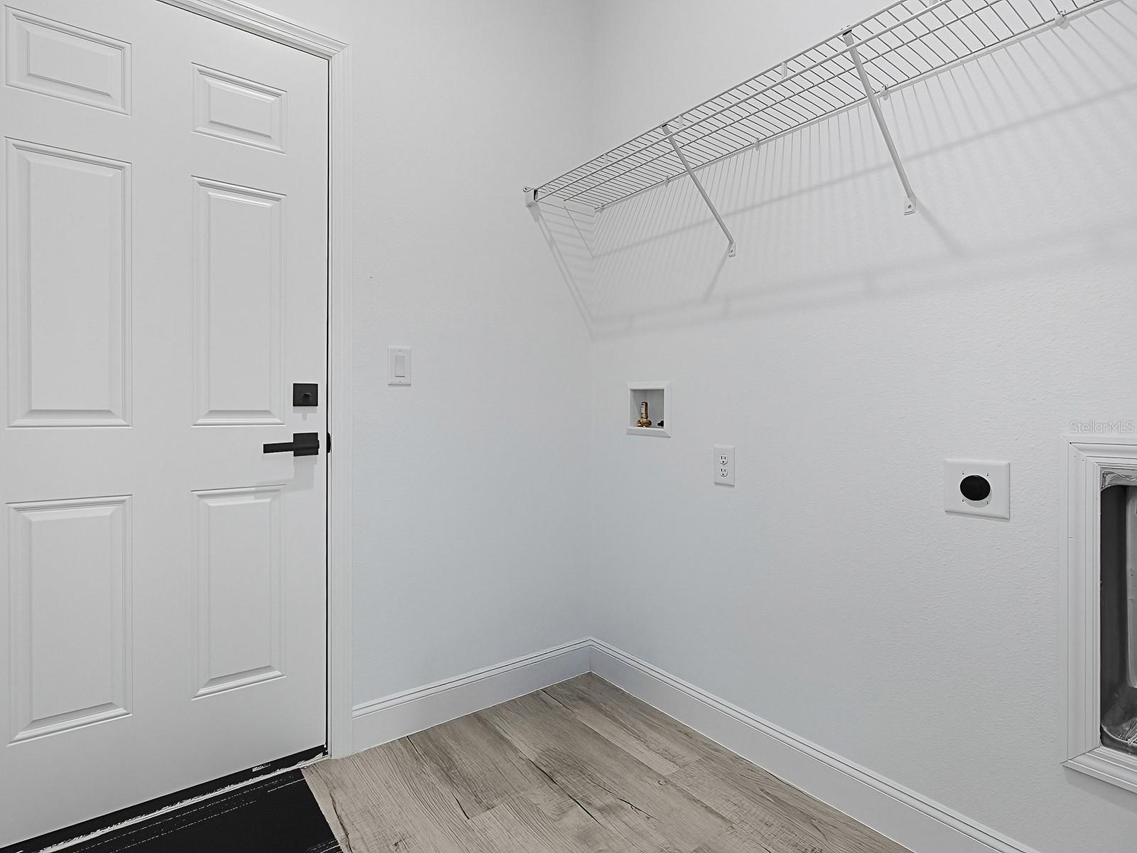 Image 32 of 32 For 13322 85 Circle