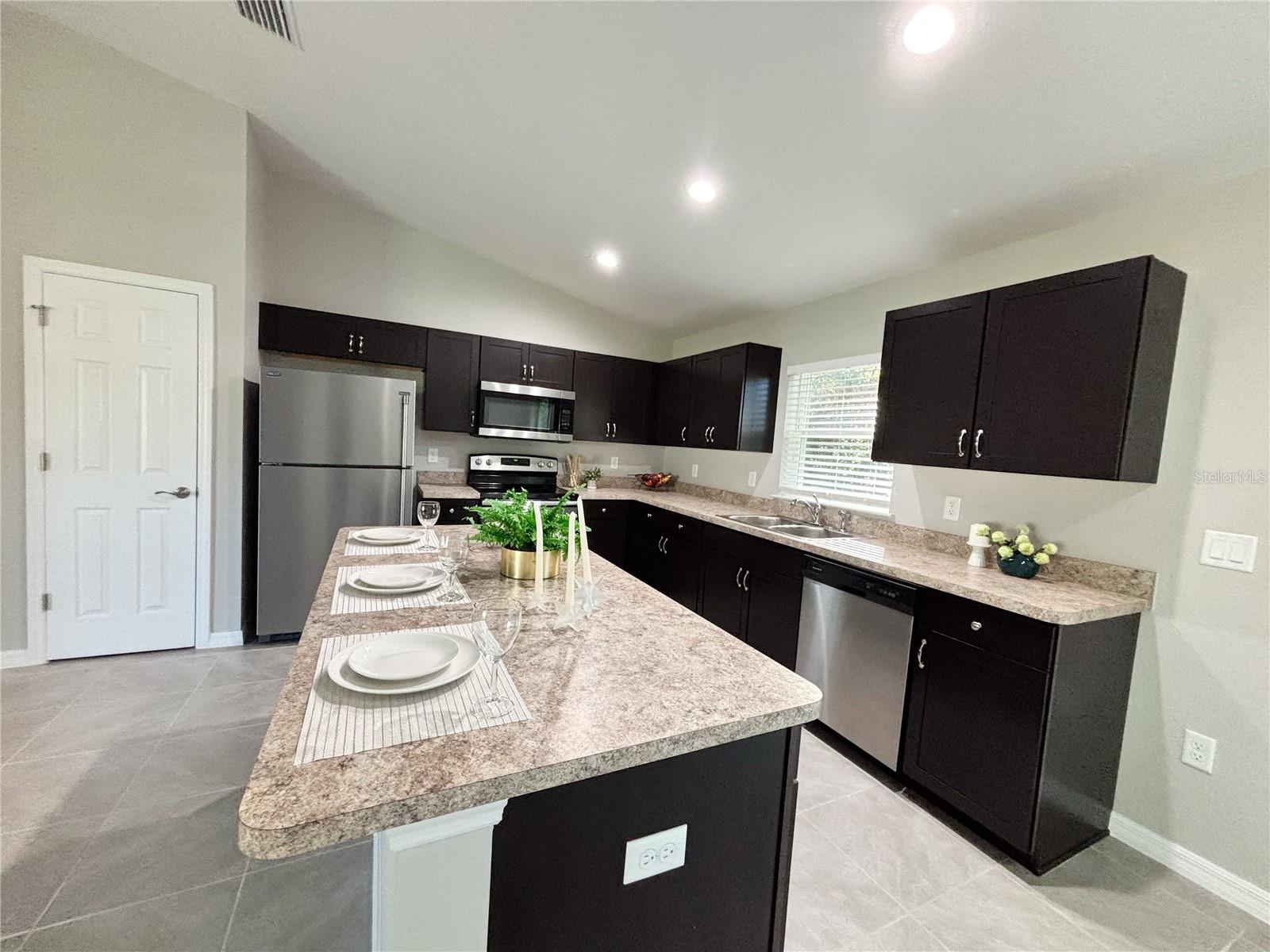 Image 31 of 84 For 10347 Halsey Way
