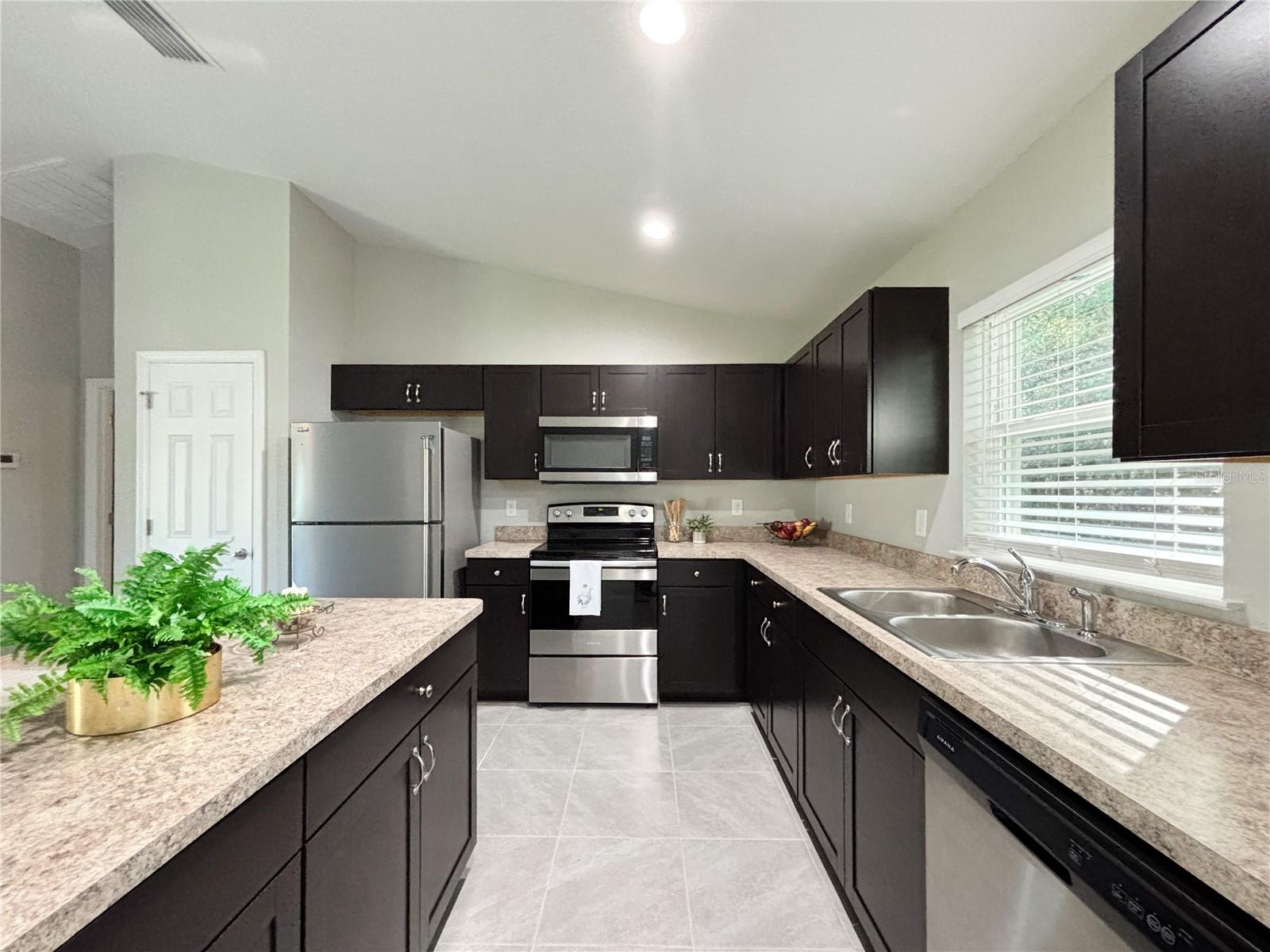 Image 34 of 84 For 10347 Halsey Way