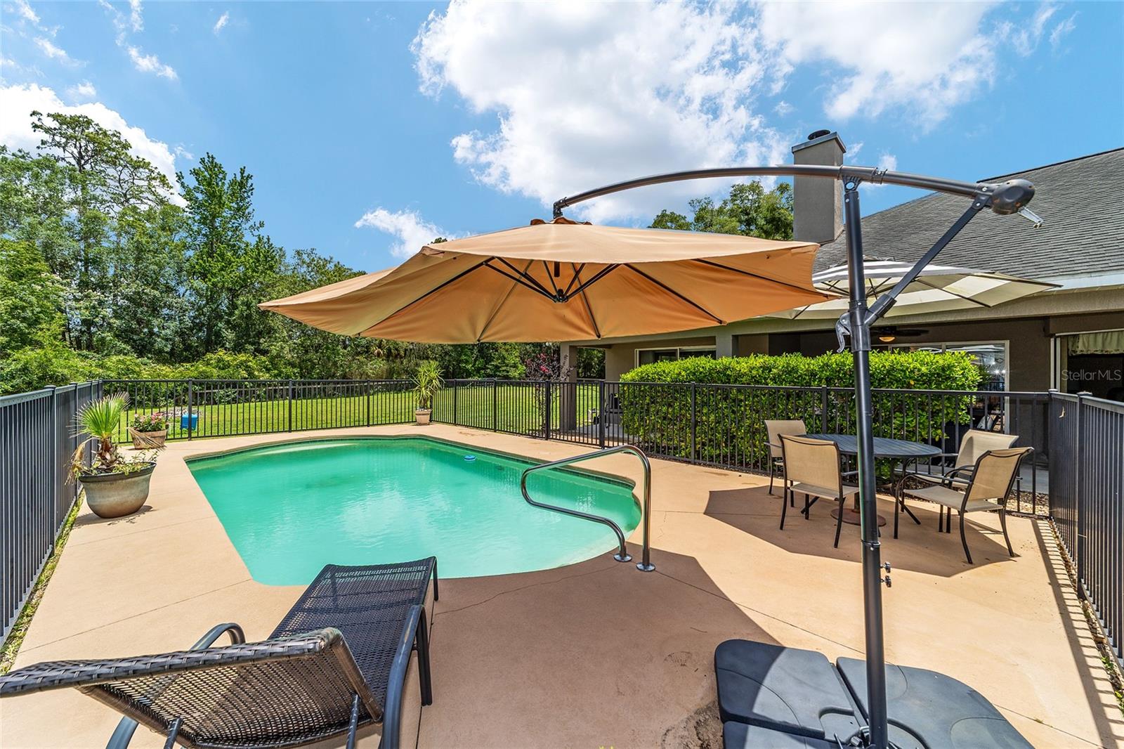 Image 11 of 72 For 2151 59th Street