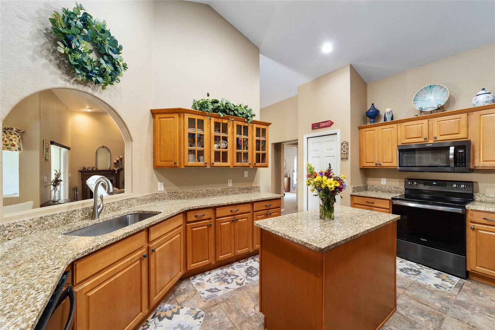 Image 16 of 72 For 2151 59th Street