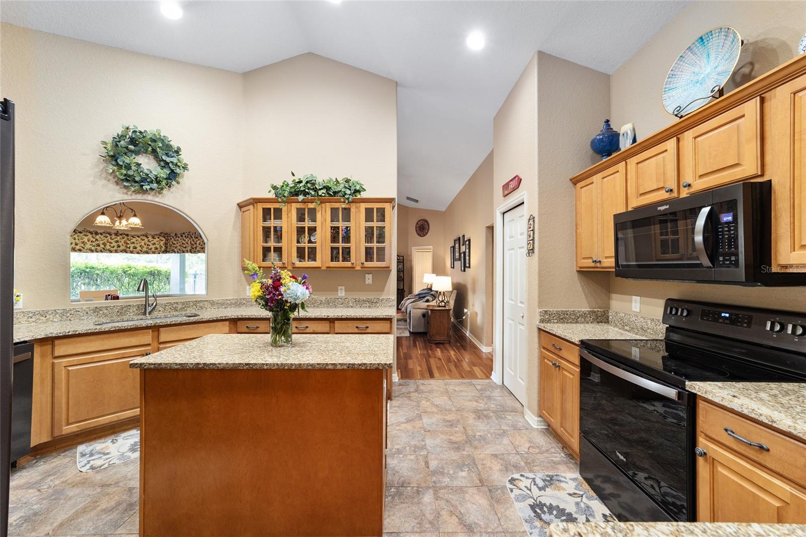 Image 17 of 72 For 2151 59th Street