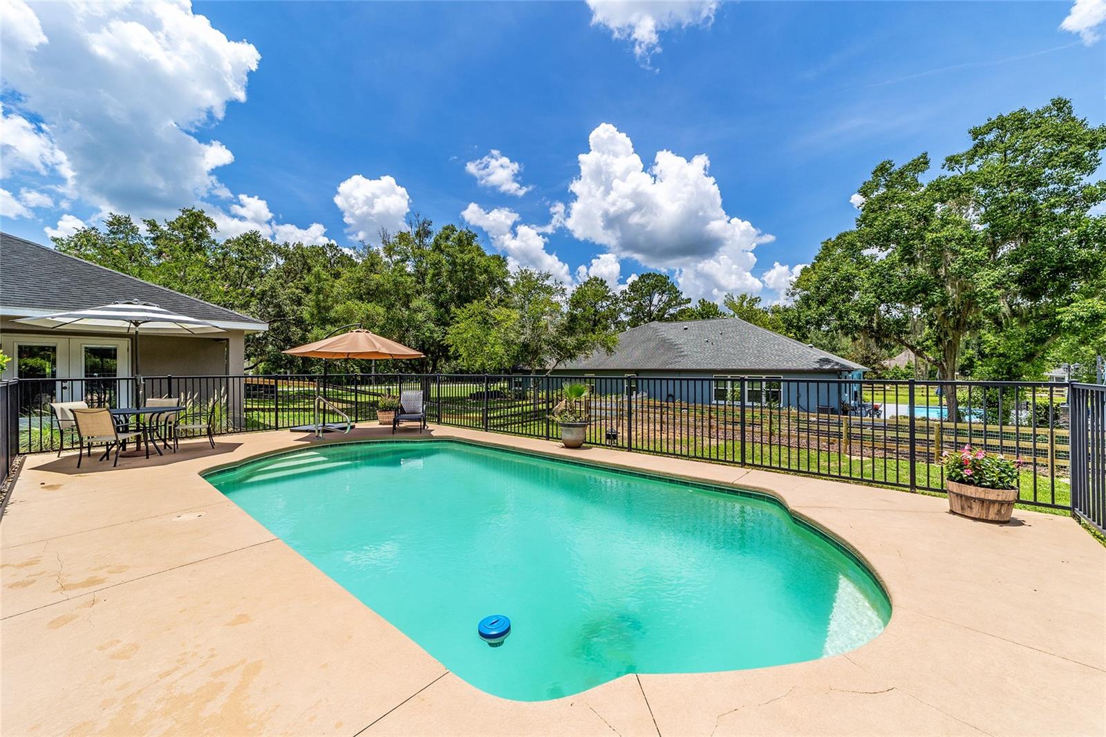 Image 7 of 72 For 2151 59th Street