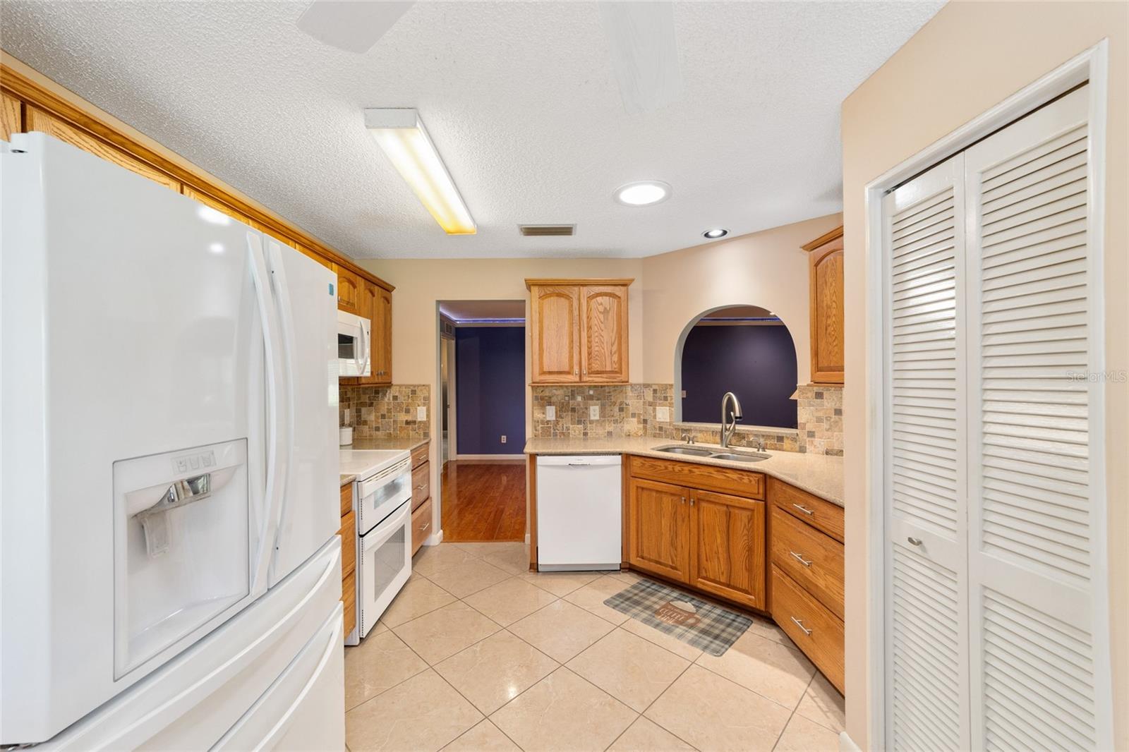 Image 19 of 41 For 9085 96th Lane B