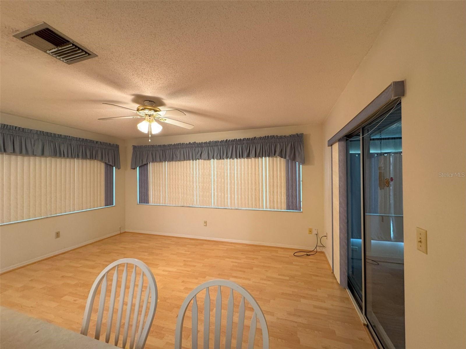 Image 10 of 24 For 1050 Bloomfield Drive