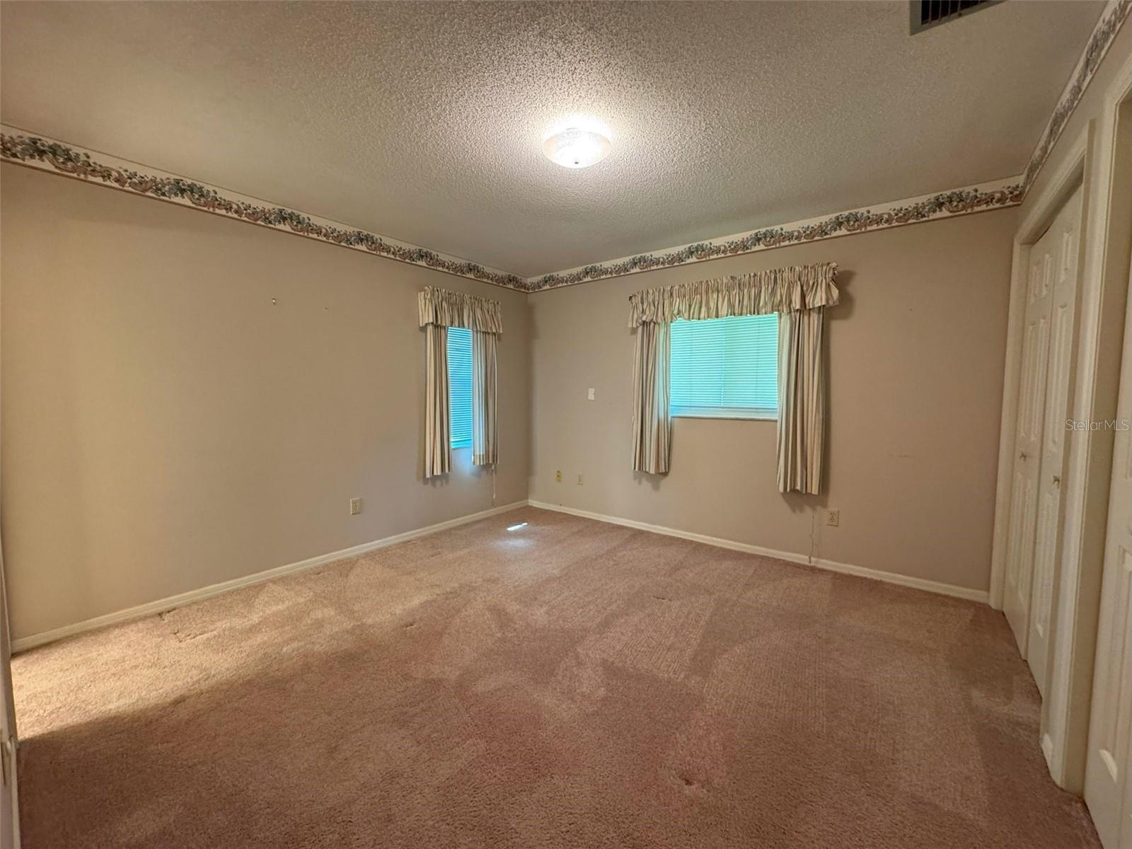 Image 11 of 24 For 1050 Bloomfield Drive